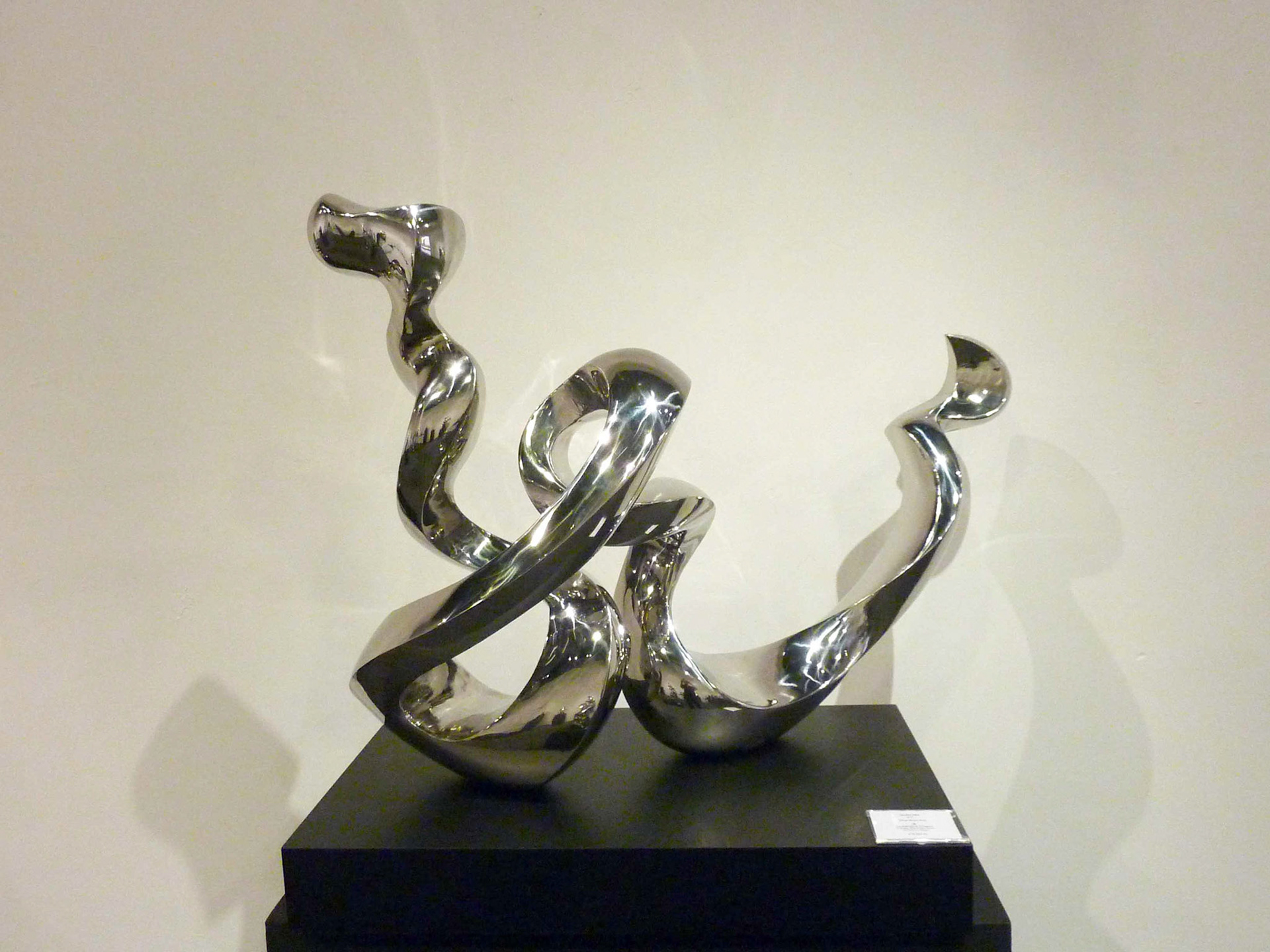 《龙》 Dragon . Forged Stainless Steel . 2006