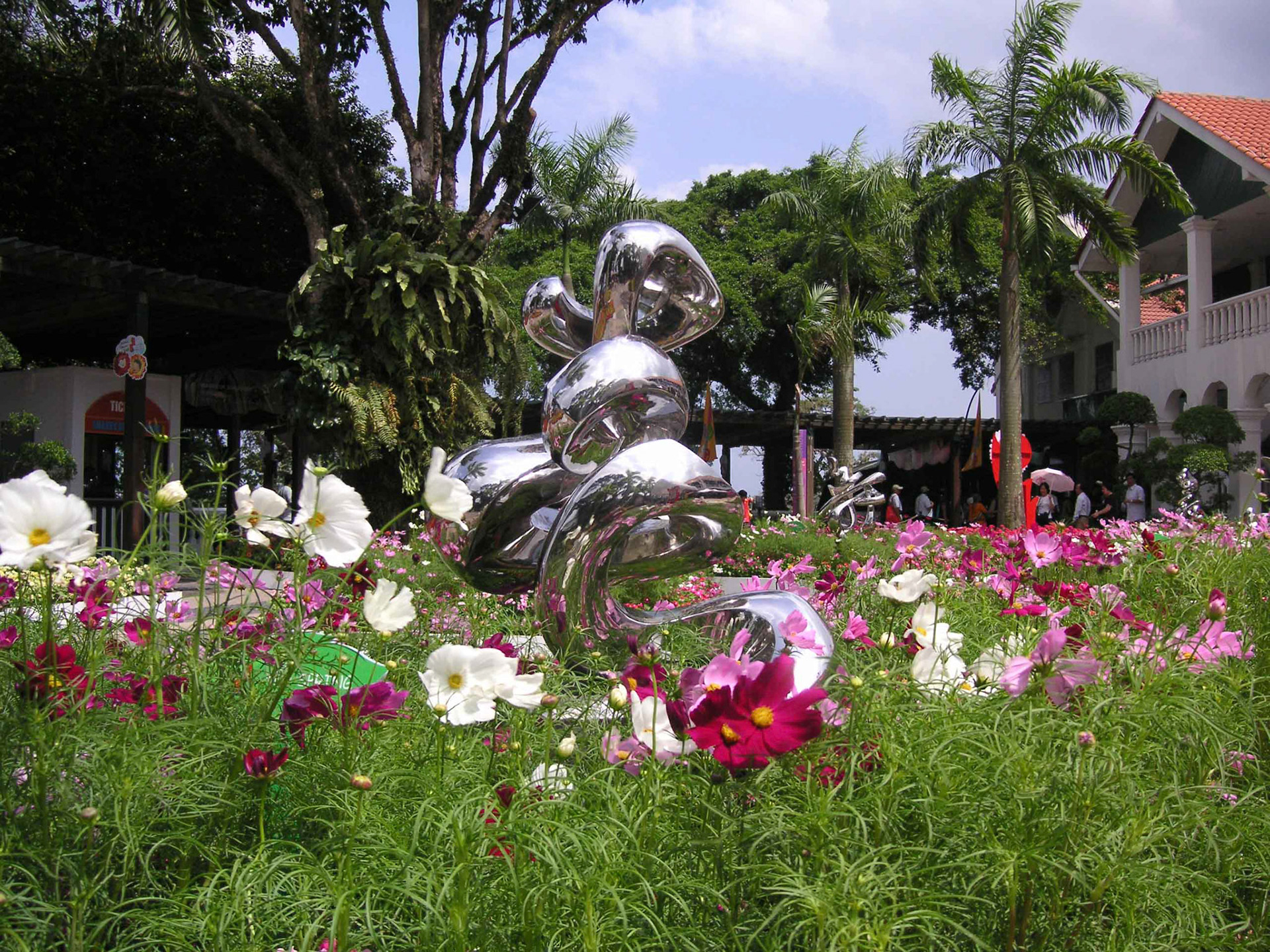 《春》 Spring . Forged Stainless Steel & Copper . 2008