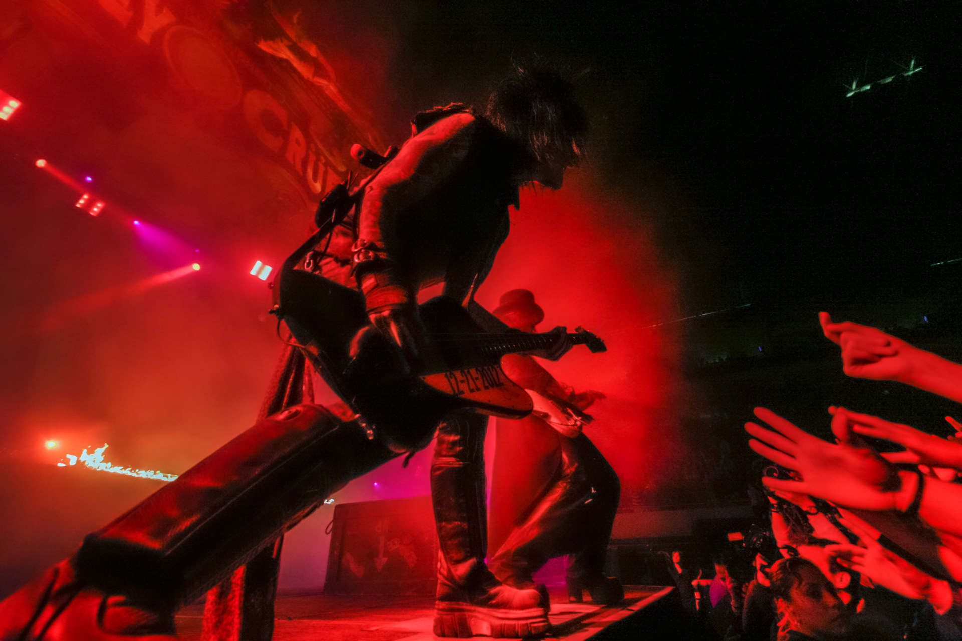 Nikki Sixx, Mick Mars, Mötley Crüe, Carnival of Sins Tour, Monterrey, México, 22/03/2006