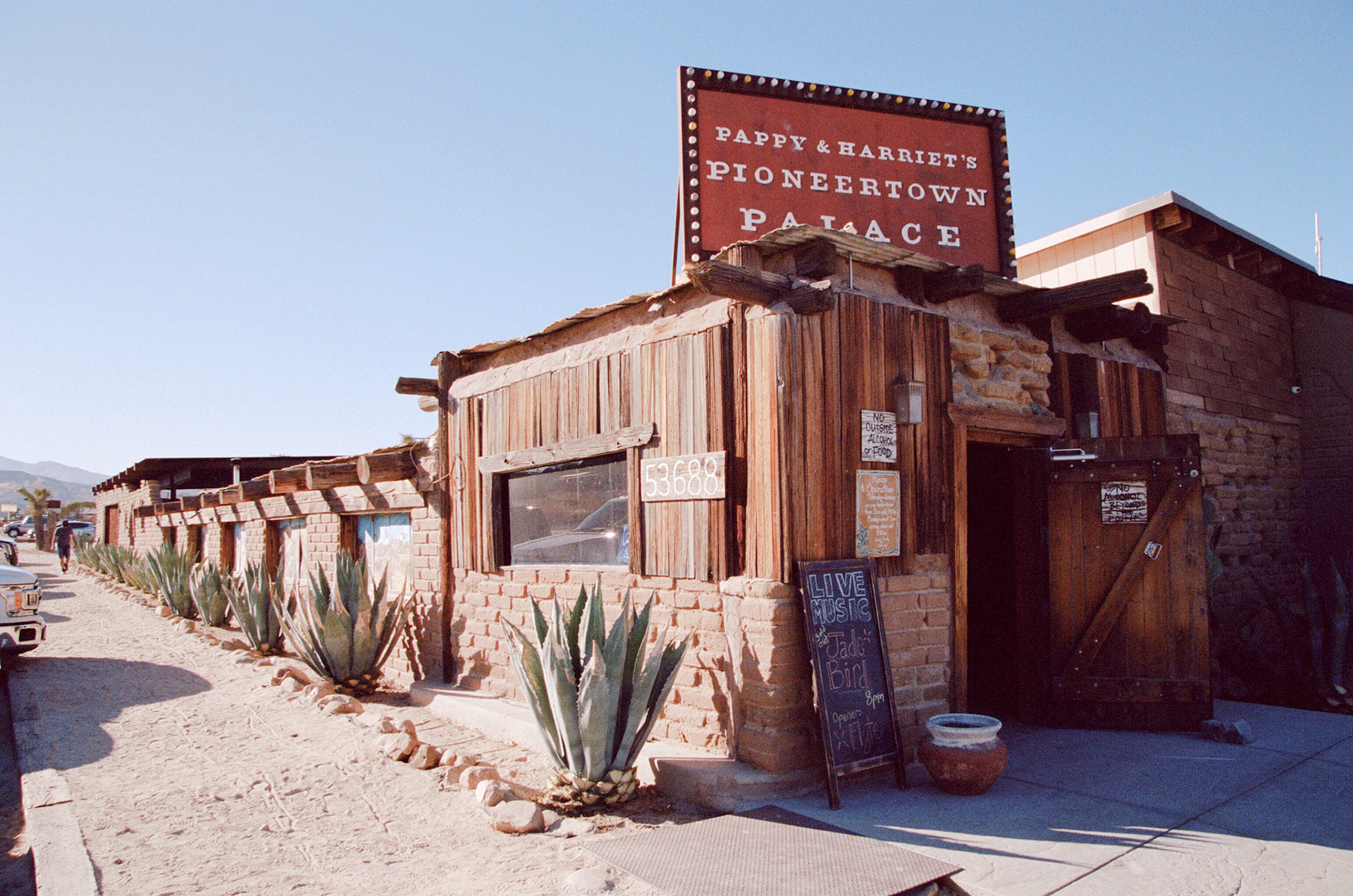 Pappy & Harriet's is a bar, restaurant, and concert venue that serves great BBQ