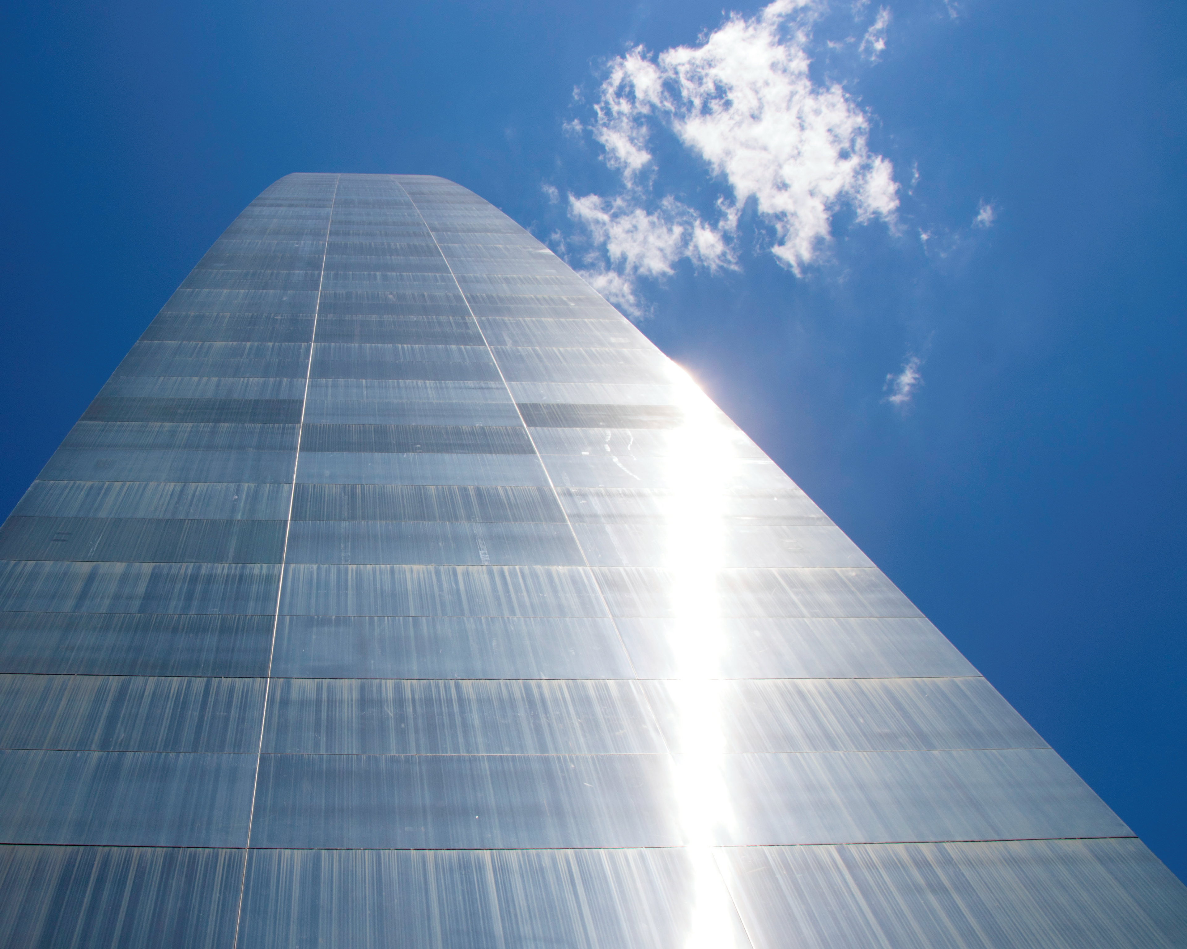 Skewed - The Gateway Arch, St. Louis, MO