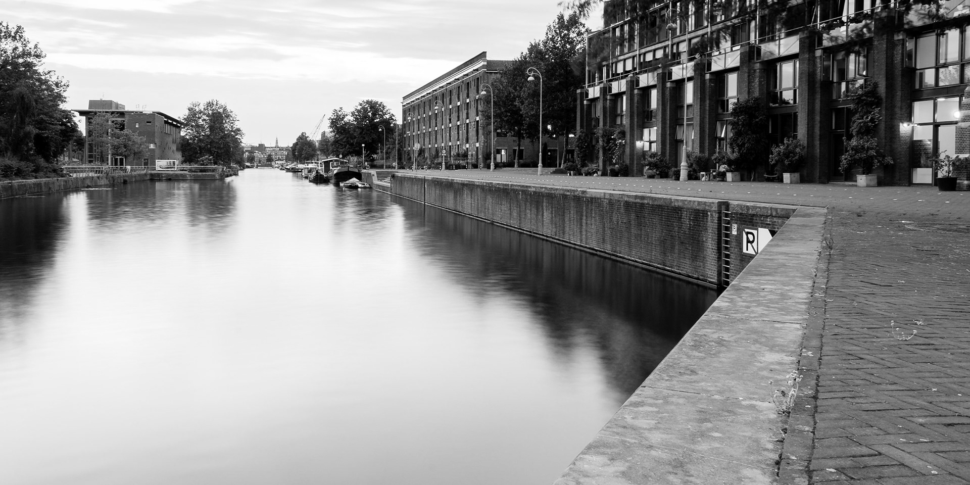 At one point, a boat sailed past my location- a 15 second shutter gives the silky effect on the water