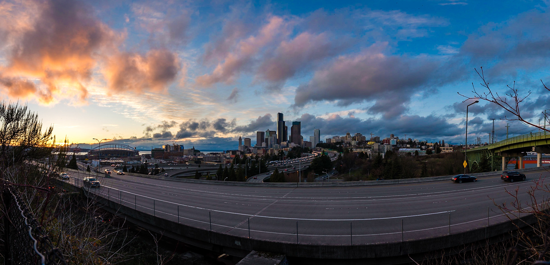 This panorama is comprised of several images, and shows the city scene shortly before sunset.