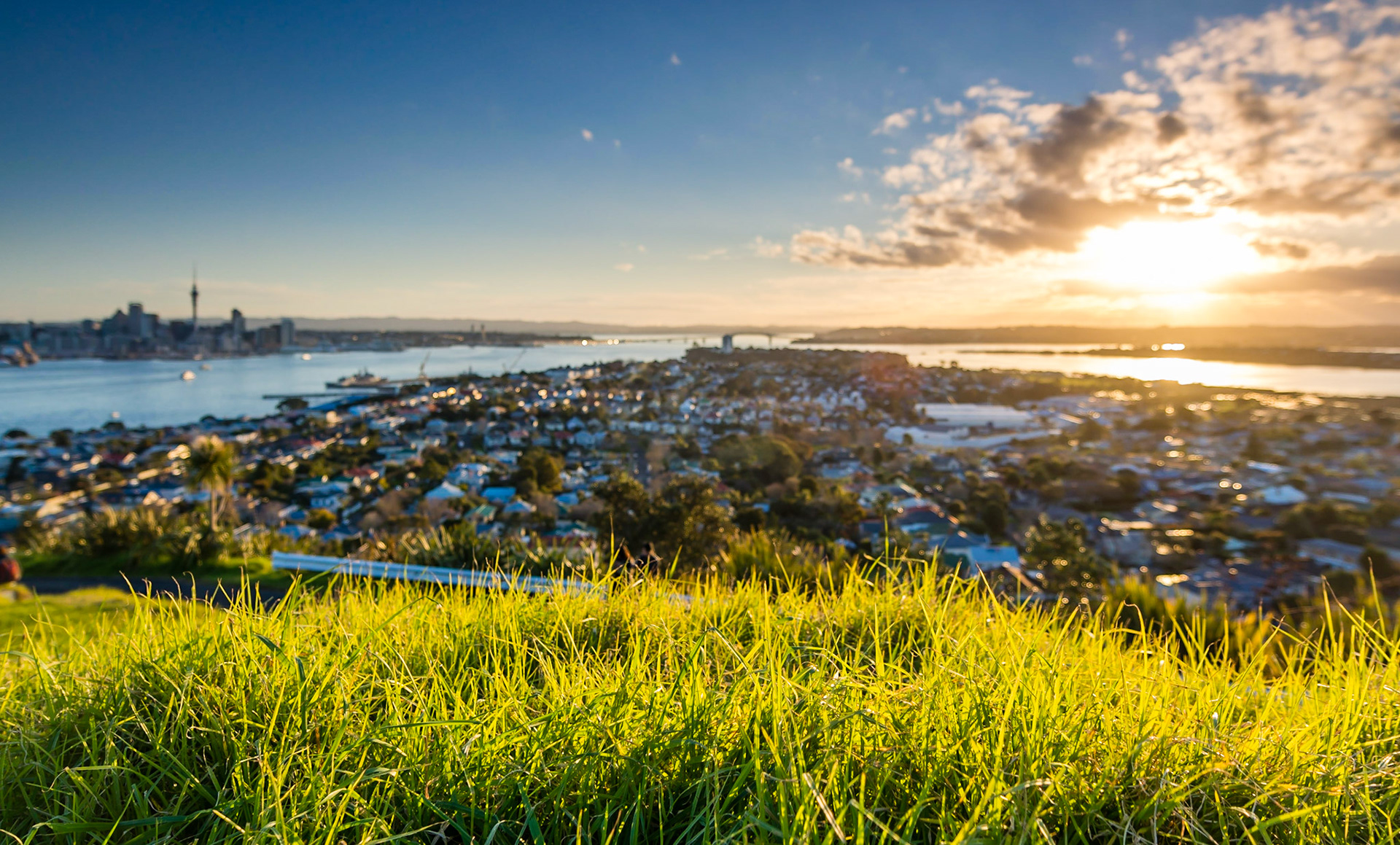 Mount Victoria is an extinct volcano near Devonport in Auckland. It offers spectacular views of the city, especially at sunset.