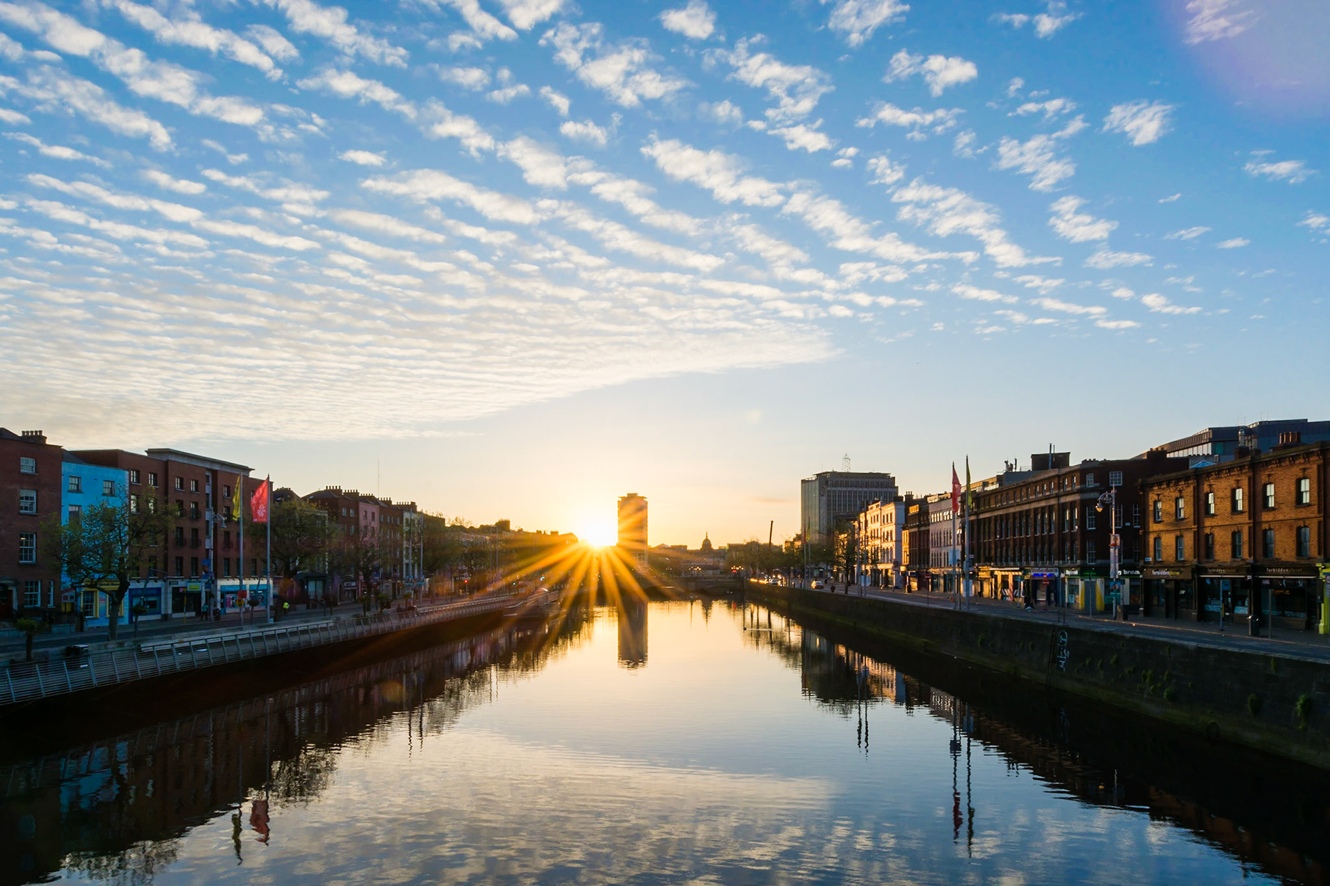 The River Liffey flows through the centre of Dublin and links to an extensive canal network.