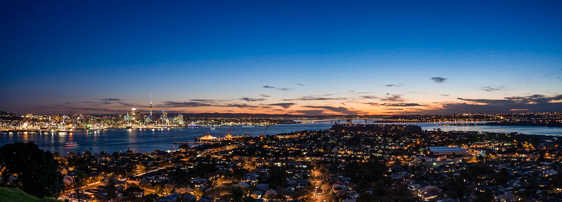 Mount Victoria is an extinct volcano near Devonport in Auckland. It offers spectacular views of the city, especially at sunset.