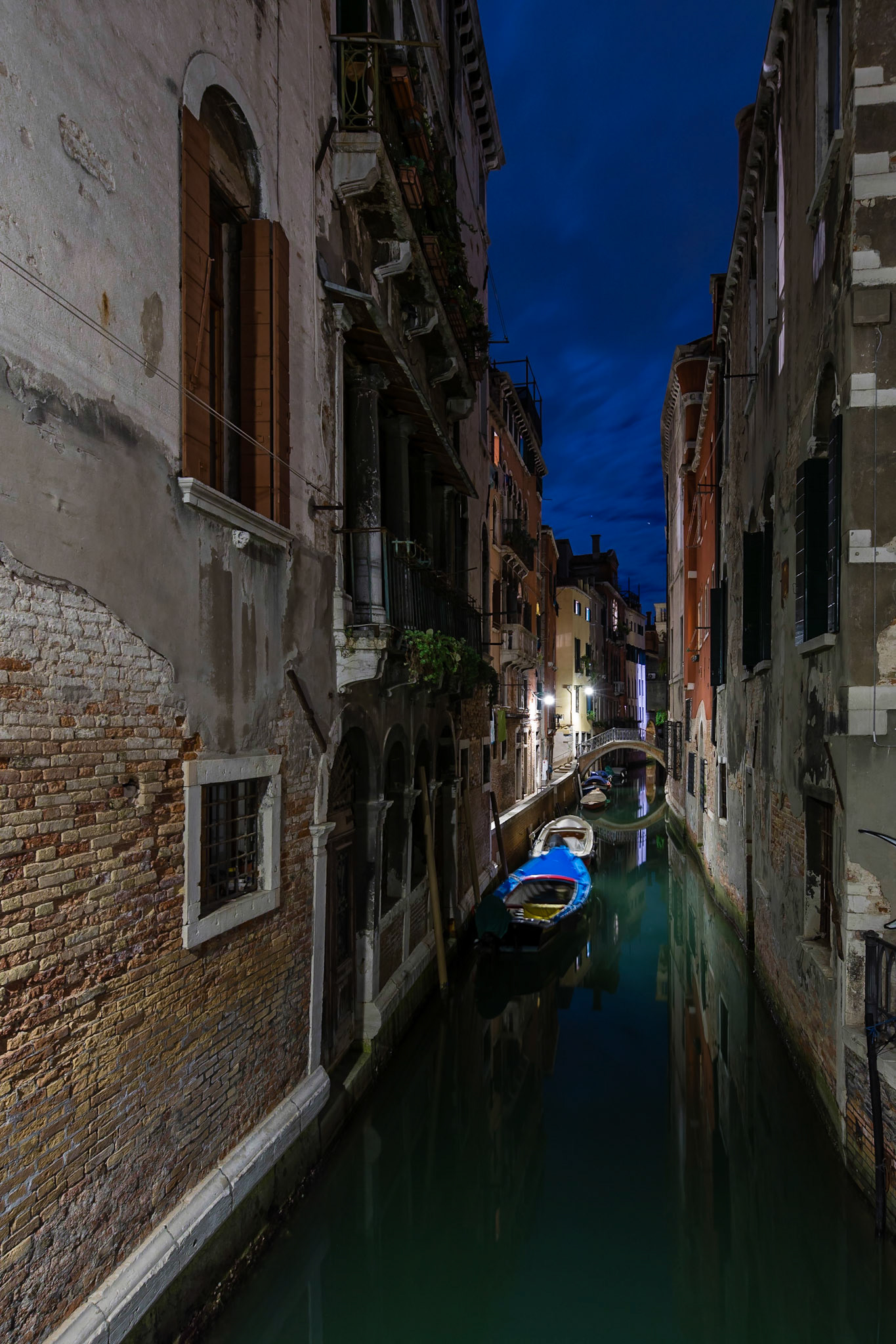 The Rio de la Torre channel is named after a house with two towers, which was built here in the 12th century.