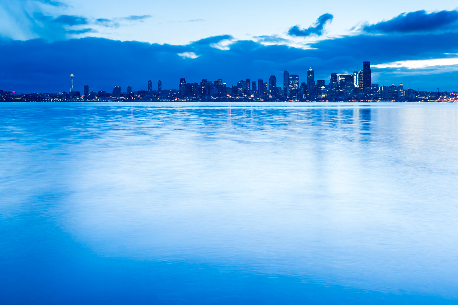 Elliot Bay in Seattle appears to be frozen in this long exposure picture.