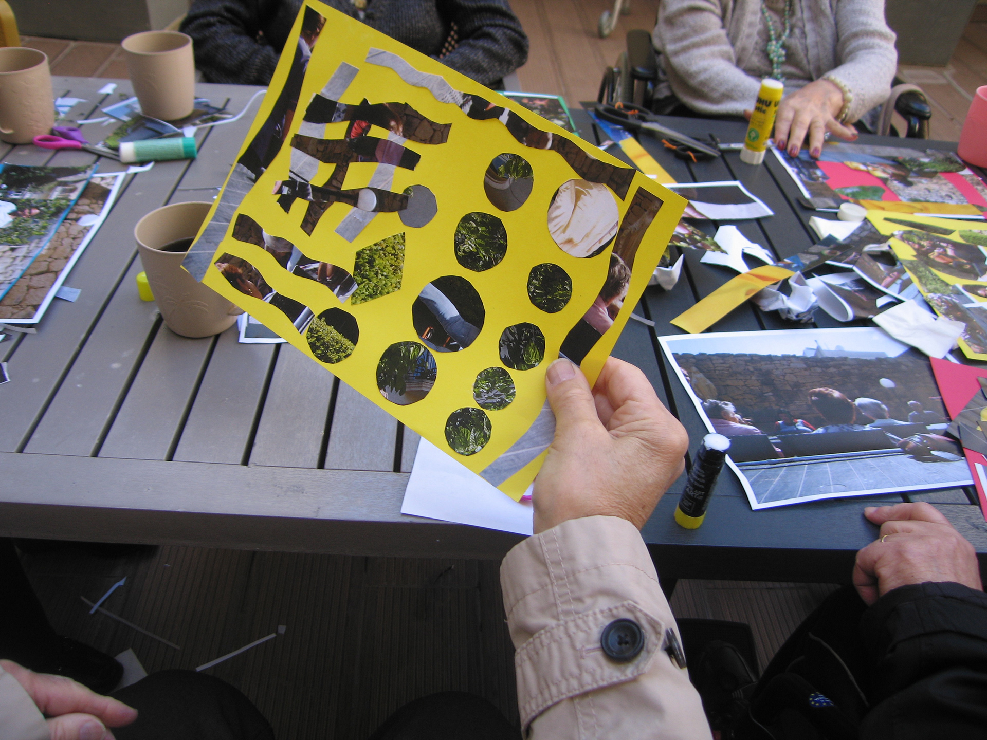 Assembling color and shape thanks to photos taken during by the participants during a previous workshop