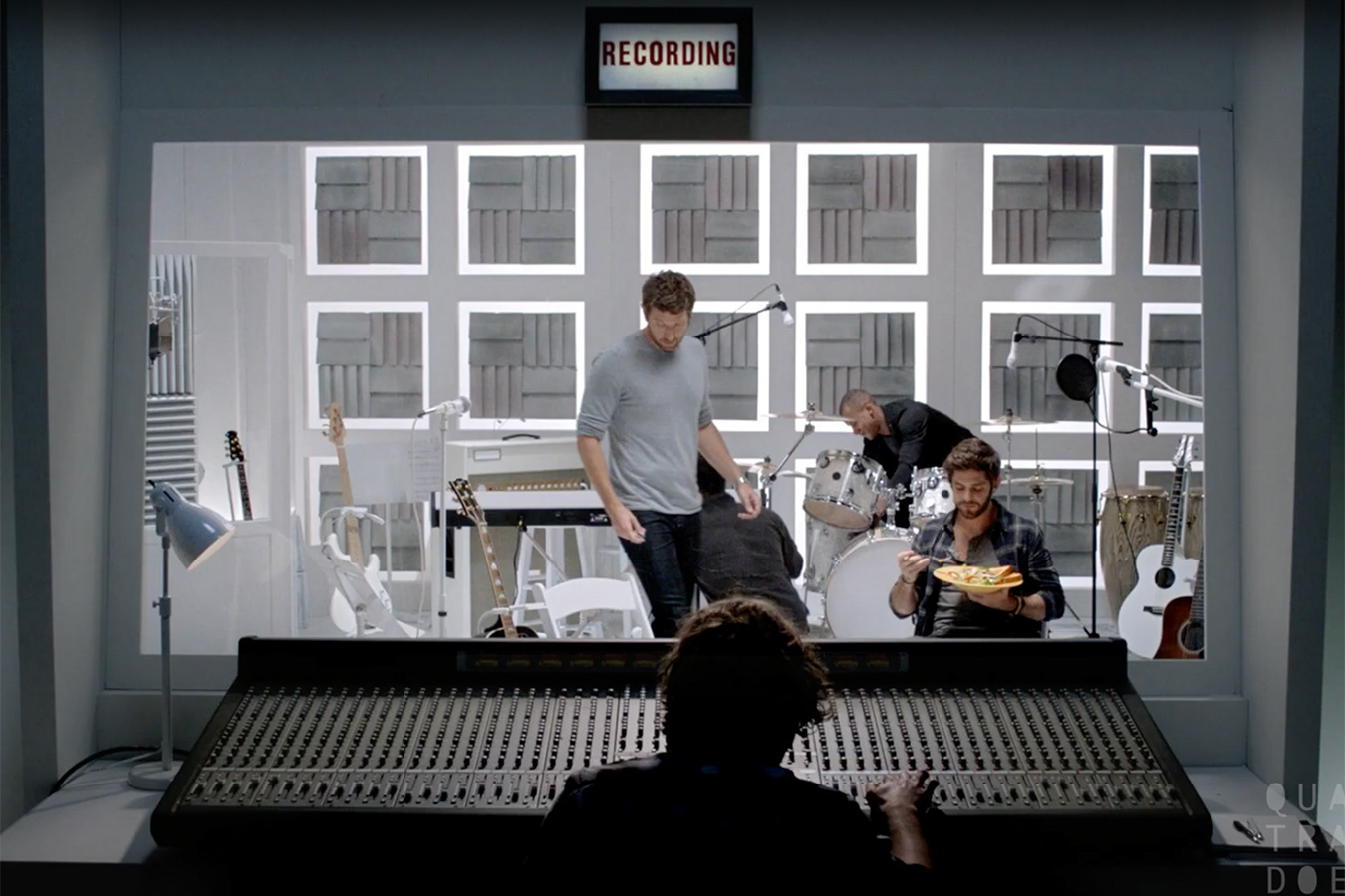 "Jam Session" • Brett Eldredge & Thomas Rhett • Zaxby's