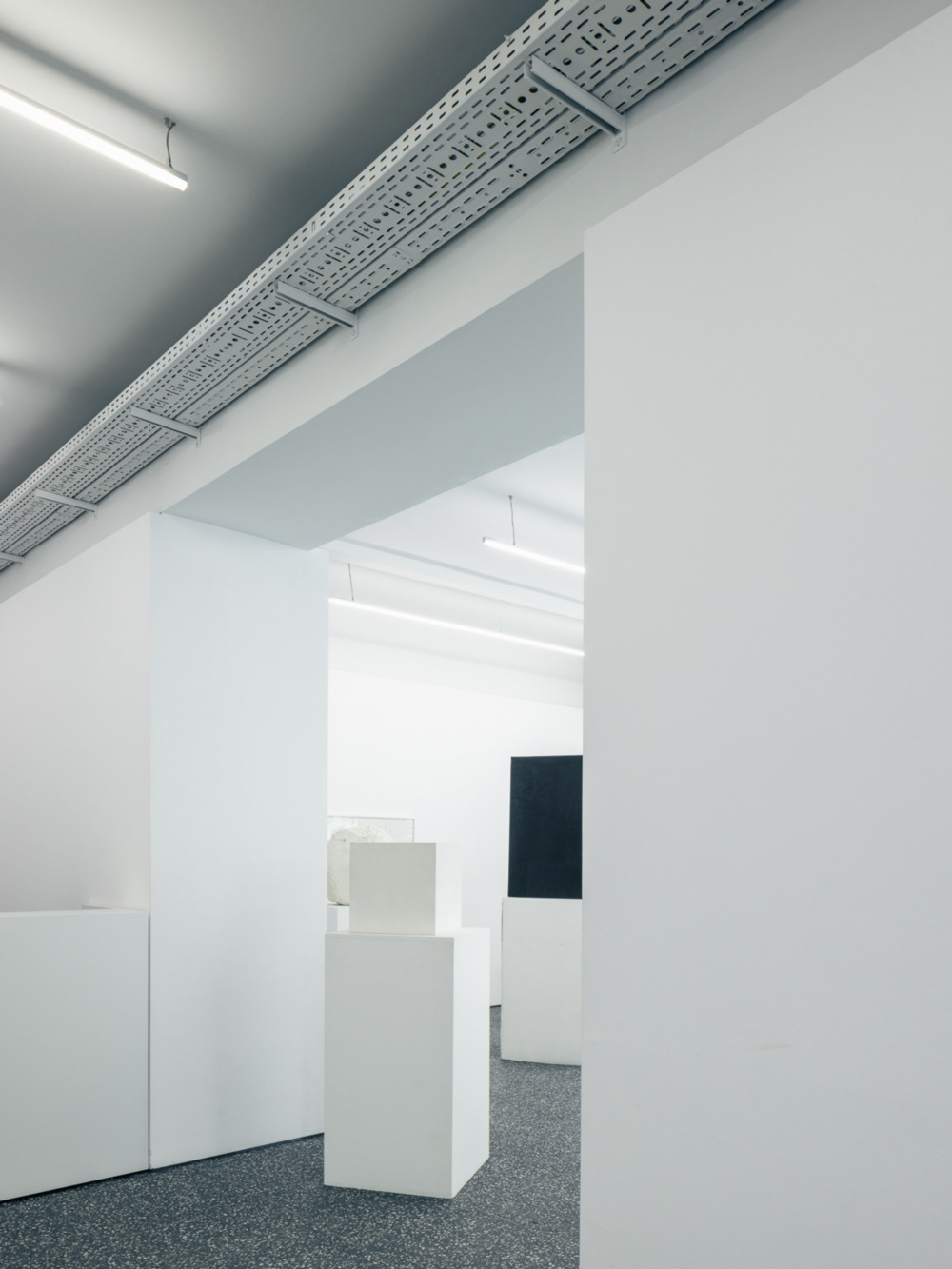 Galerie Layr Franz West