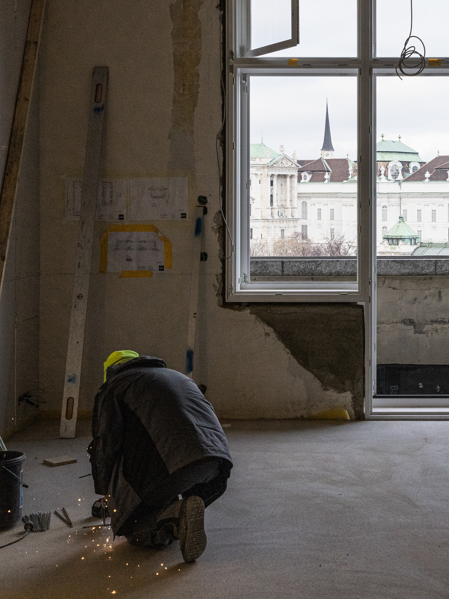 Opernring Baustellenfoto Handwerker mit der Flex