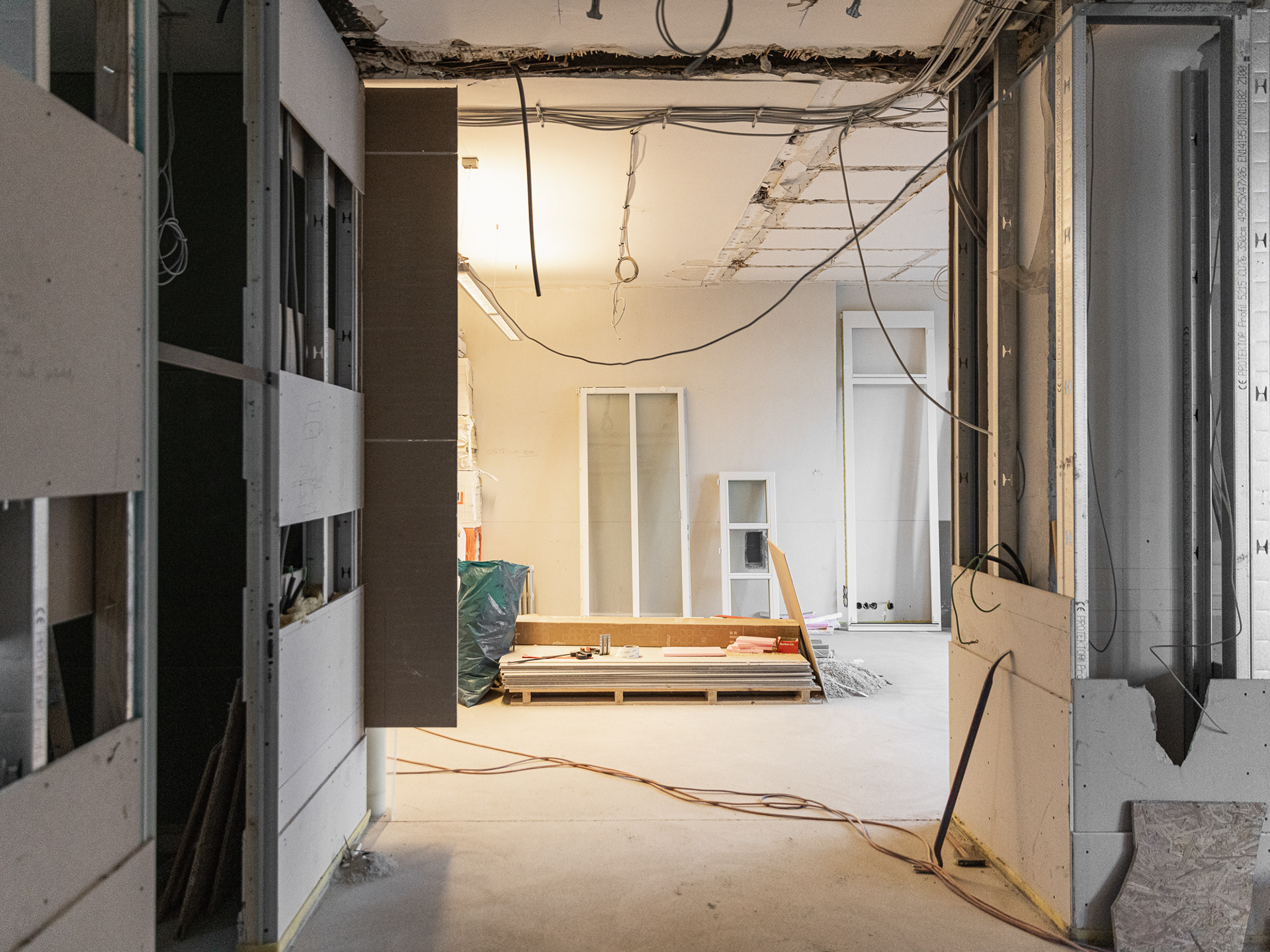 Opernring Baustellenfoto Fenster und Trockenbau