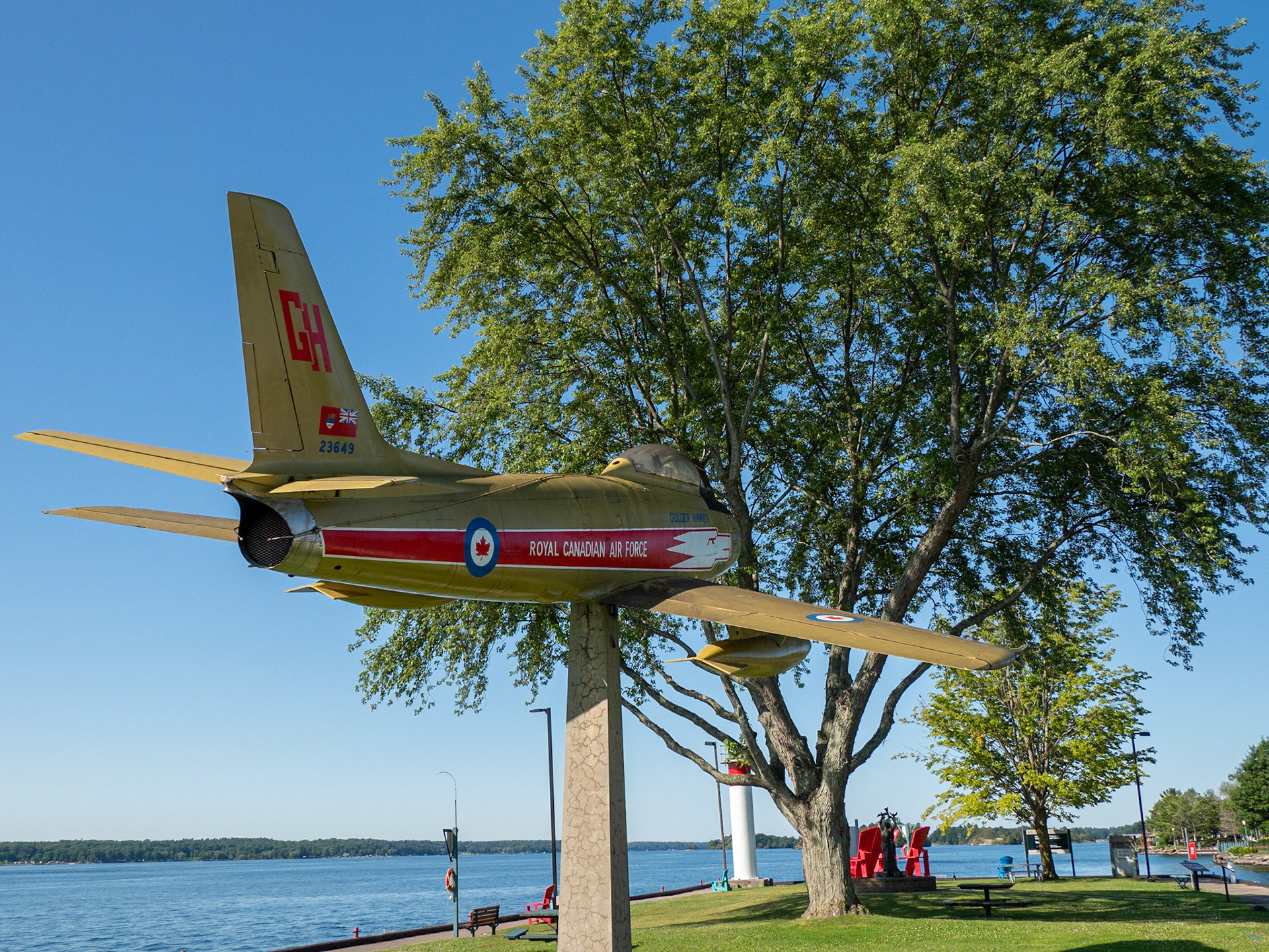 Golden Hawk (arobatic team) Sabre jet