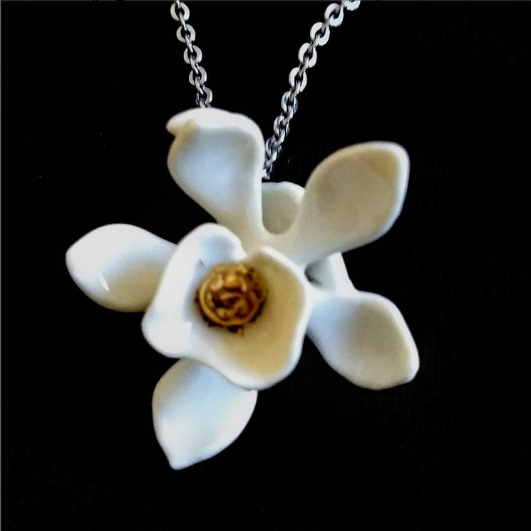 Vanilla chain pendant