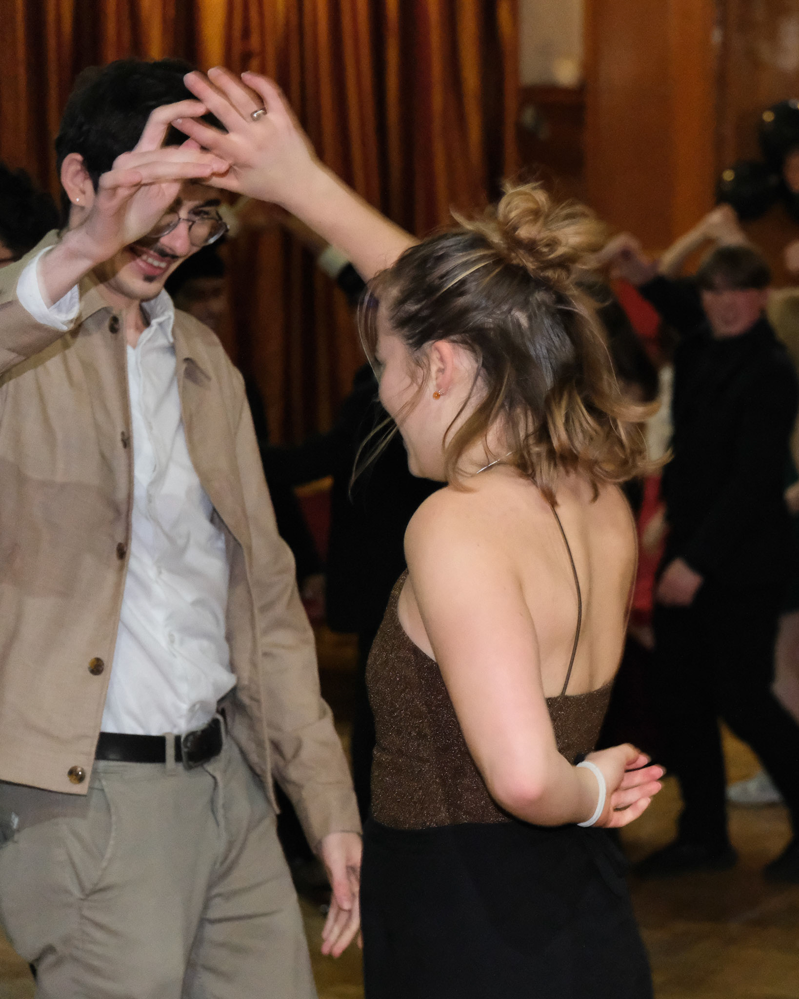 Client: GUSA Muay Thai – two dancers