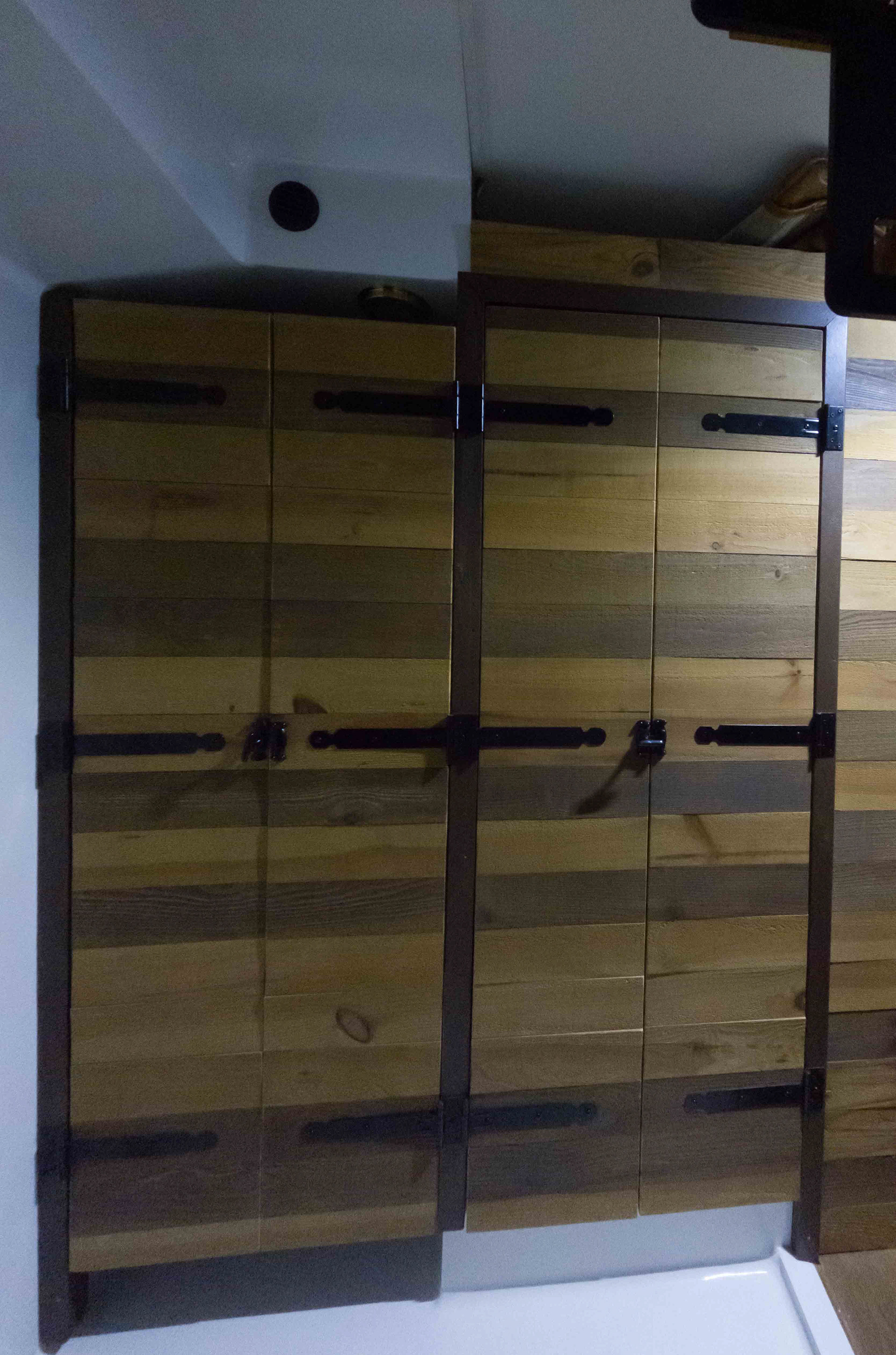 Toilet on the left, closet right