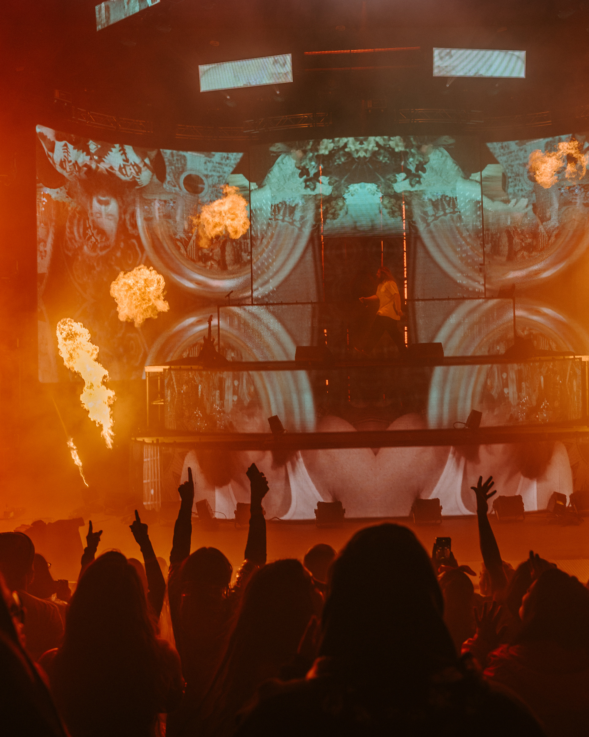 Hippie - Sabotage Red Rocks