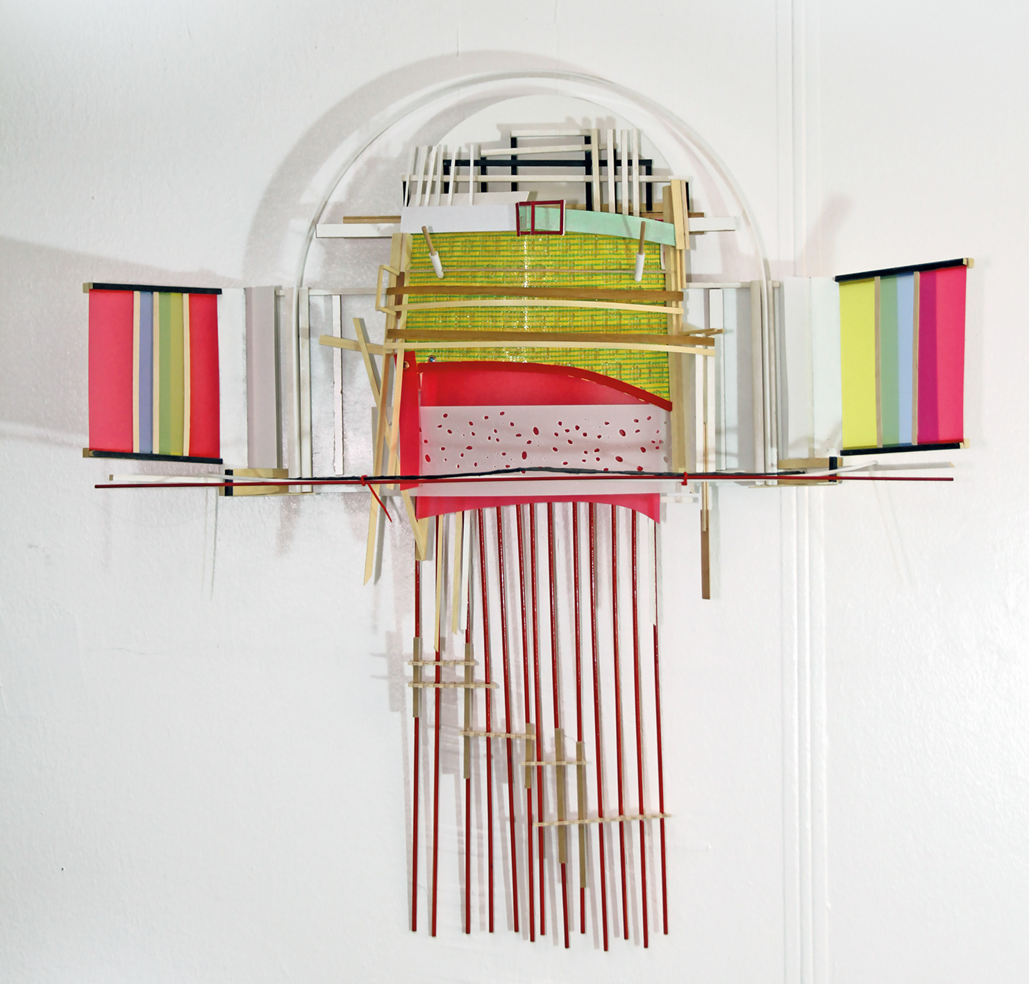 Empfang, 2017 - Holz, Papier, Plexiglas, Draht, Folie, LED Band /madera, papel, vidrio acrílico, alambre, película, tira de LED/ wood, paper, acrylic glass, wire, foil, LED light- 78 x 73 x 26,5 cm
