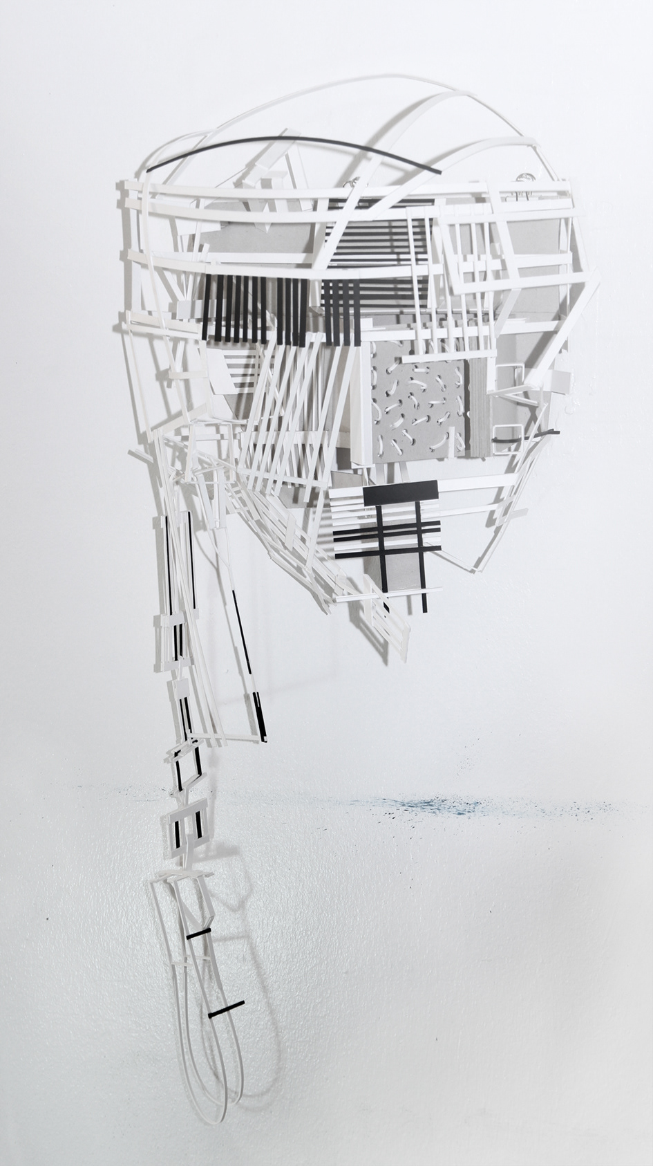 Verhüllung, Versuch I, 2016 - Pappe / cartón, / cardboard- 85 x 41 x 17 cm