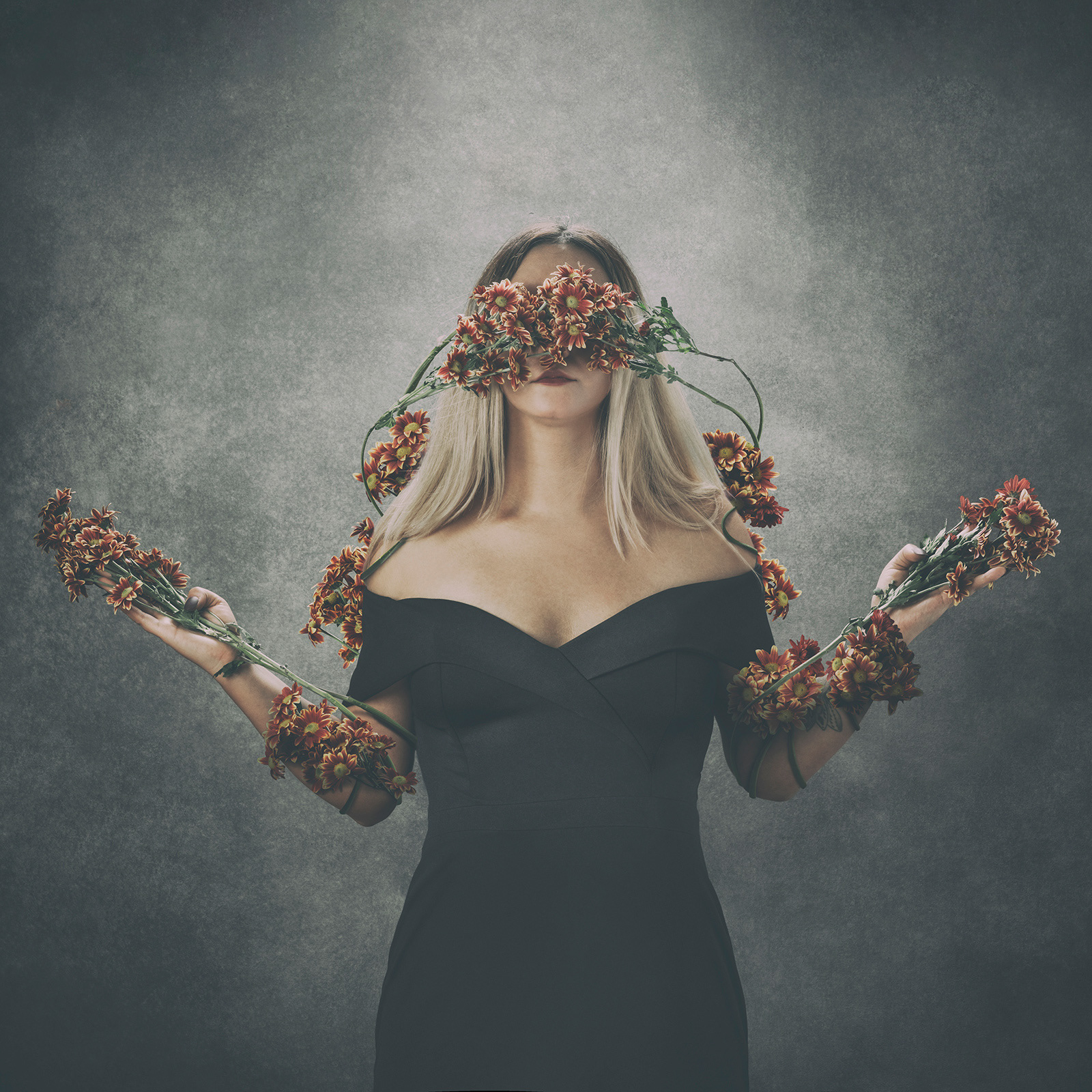 FABIOLA SIMAC  I   [Foto: JustCallMeSando  //  Postproducción: Prouzak]