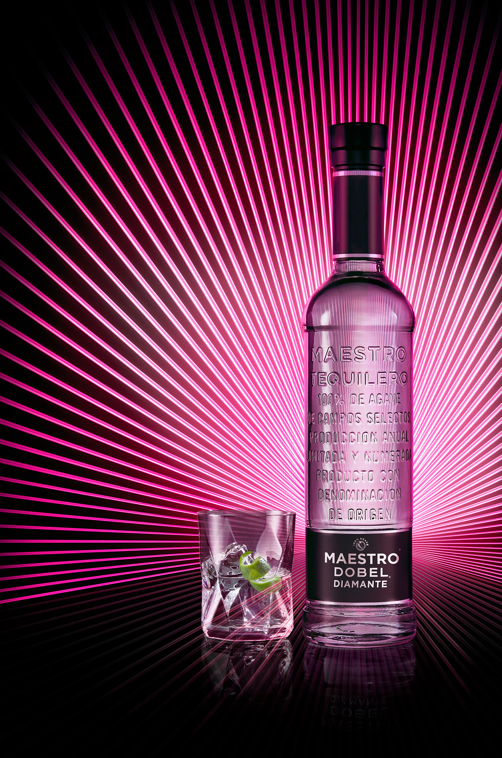 MAESTRO DOBEL [Foto: Tito Villalobos // Postproducción: Prouzak]