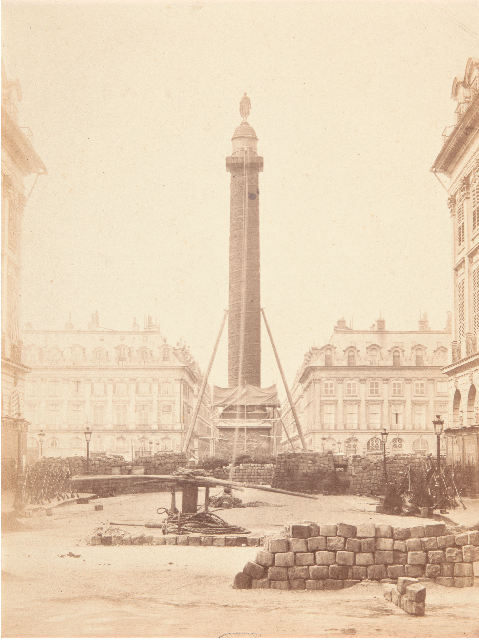 Auguste Hippolyte Collard,, Colonne Vendôme, statue de Napoléon, 1871.  ©AD/ARTS