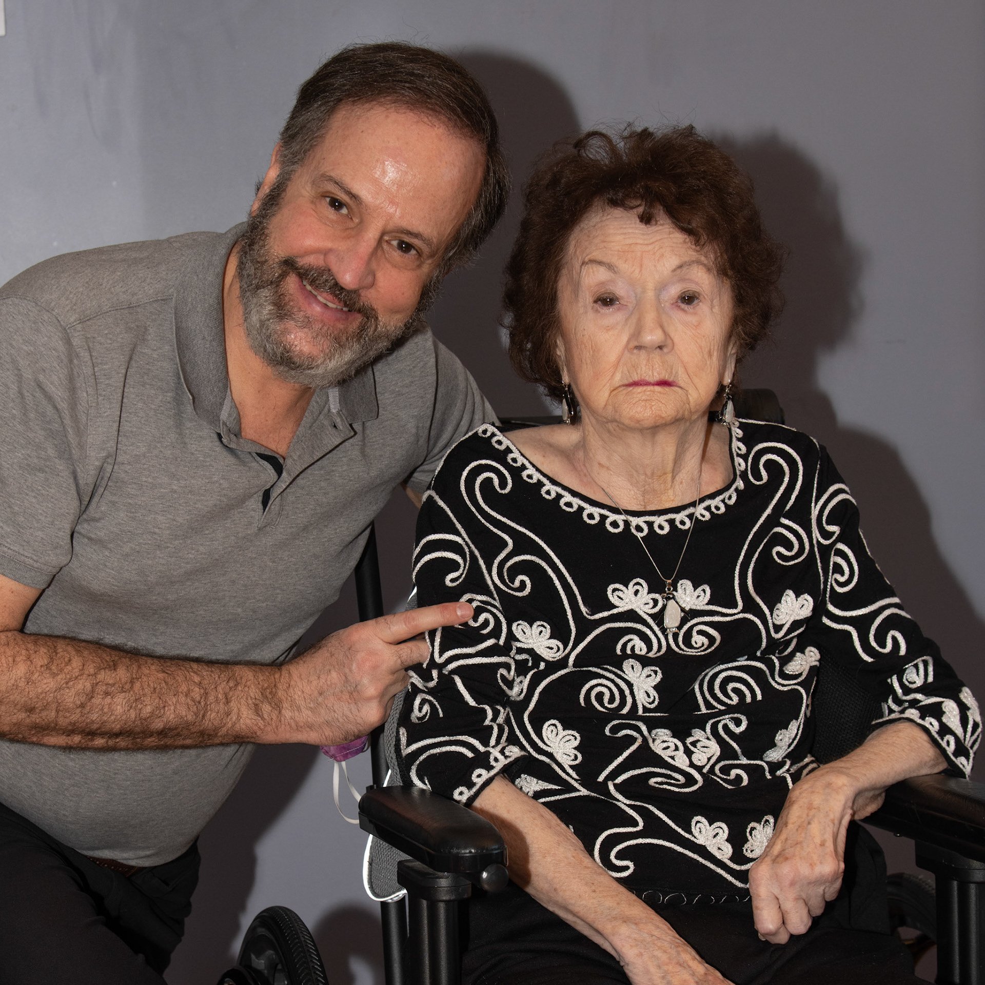 Portraits with Mom, Diane, Darren and Keith - Jan 2021