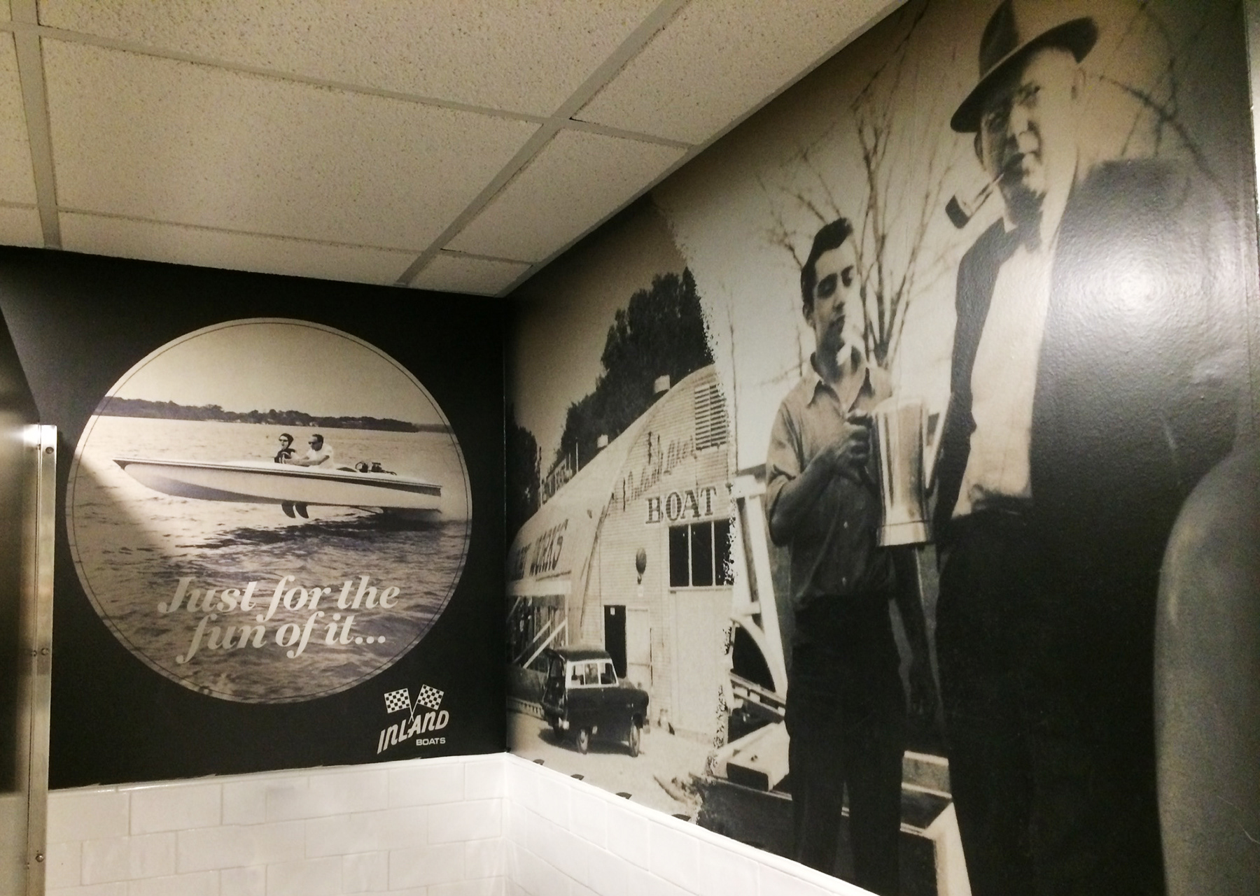 WALL MURALS / BUCK AND HONEYS RESTAURANT - WI