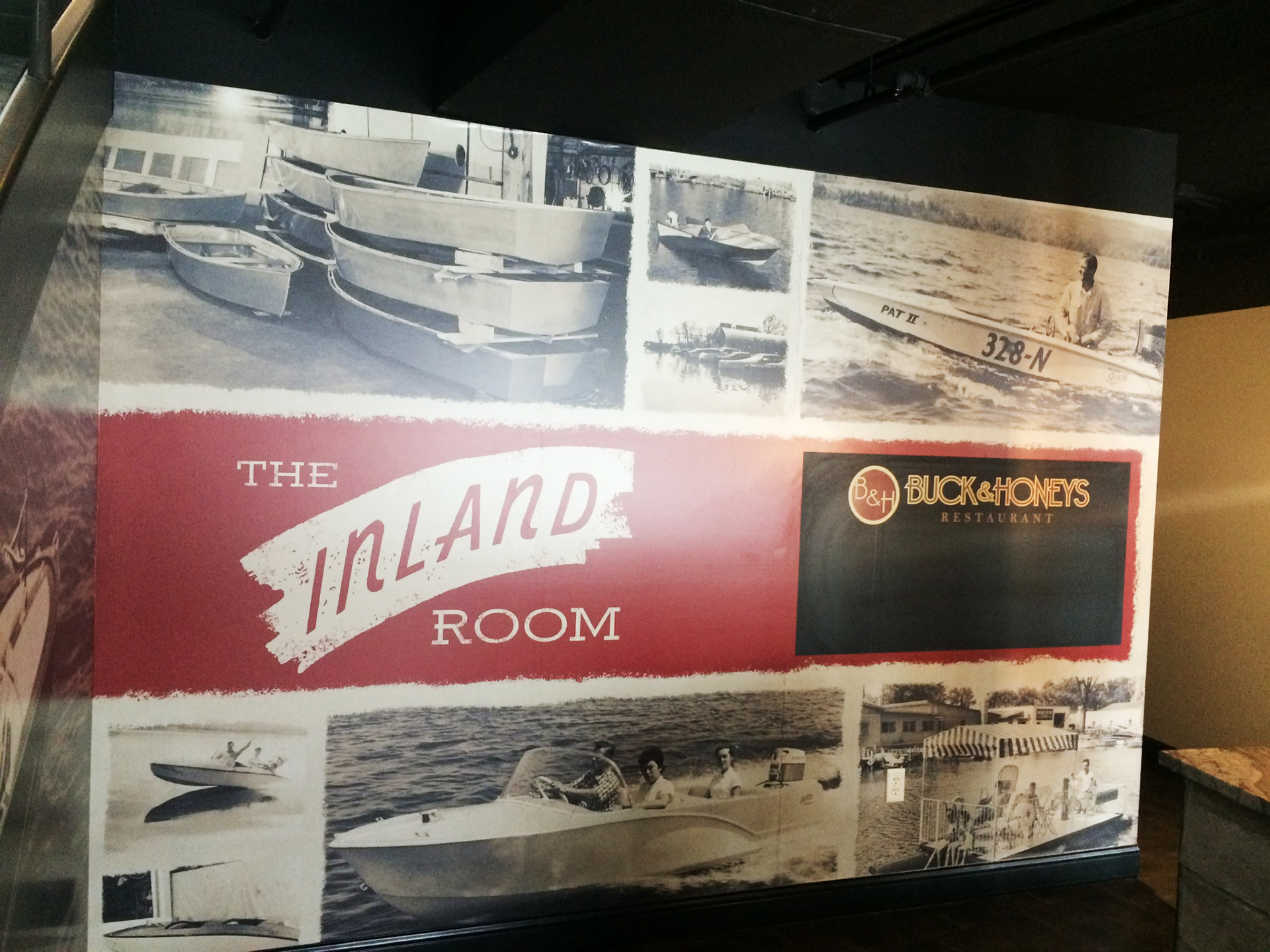 WALL MURALS / BUCK AND HONEYS RESTAURANT - WI