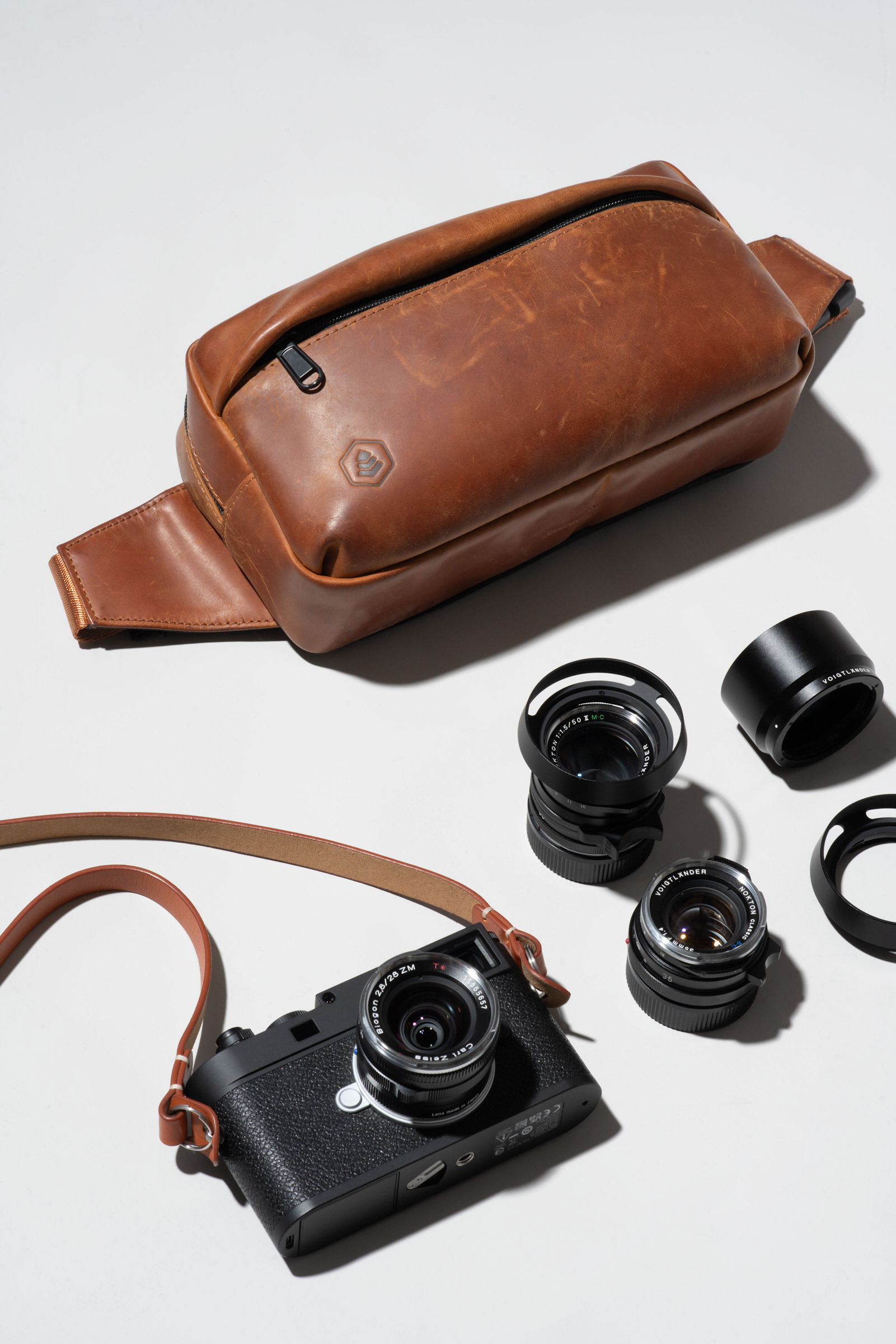 Produktfotografie einer Slingbag Evergreen mit Leica Kamera und Voigtländer objektiven Nürnberg