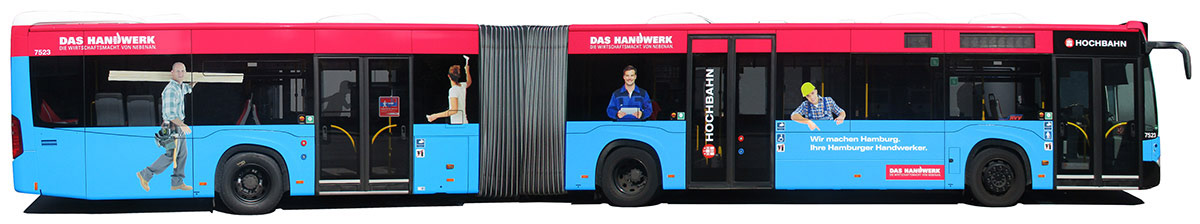 Gelenkbus mit Werbung für das Handwerk (rechte Seite)