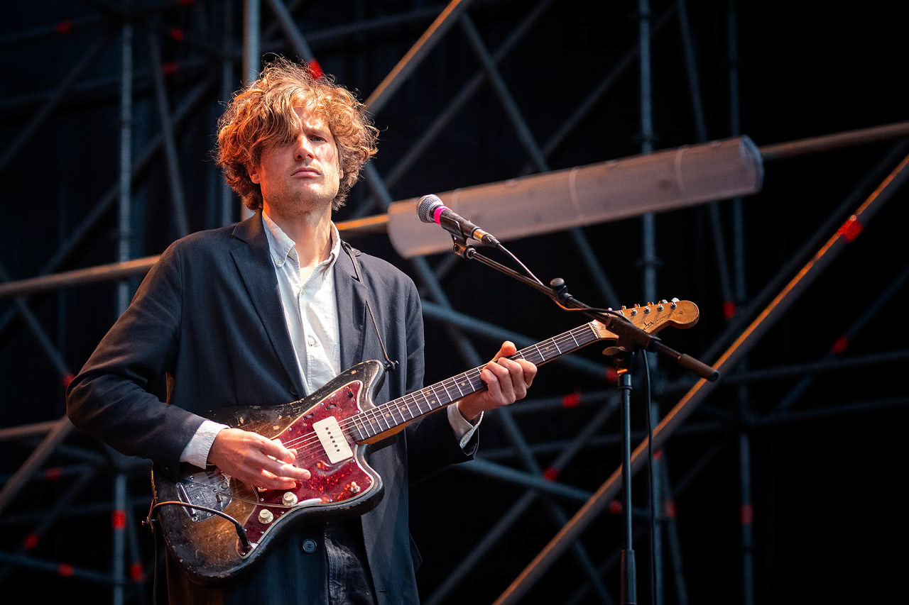 Shout out louds
