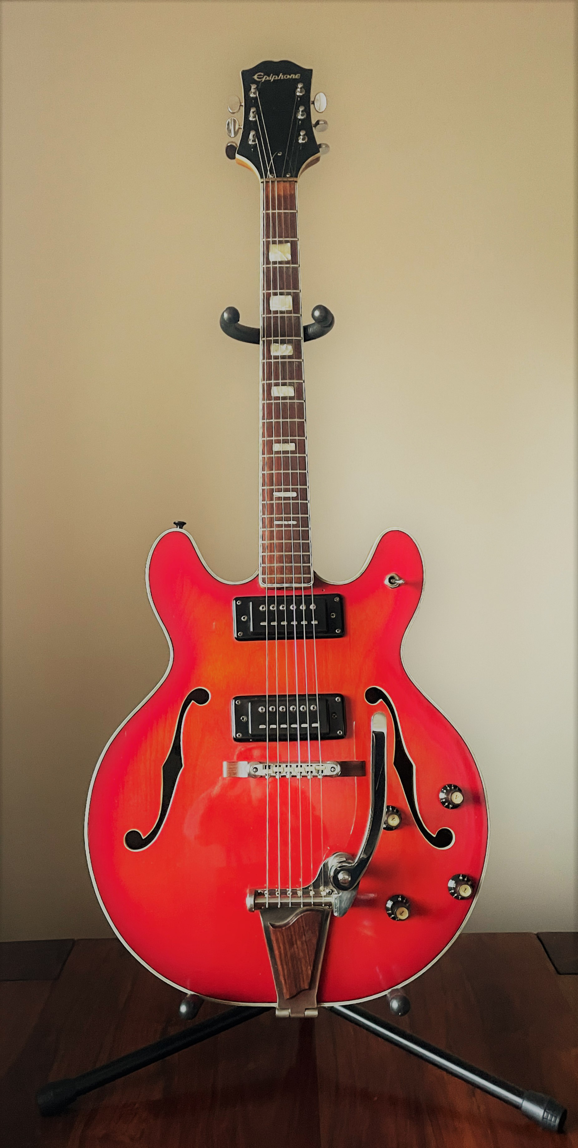 A photograph of my Epiphone 5102TE