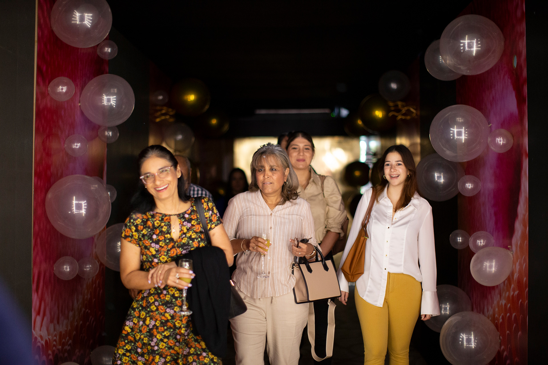 Nestlé presentó su experiencia Nan Supreme 2.0 en Ciudad de Panamá. Un evento elegante, emocional y de alto estándar, capturado con fotografía editorial para uso comercial, institucional y digital.
