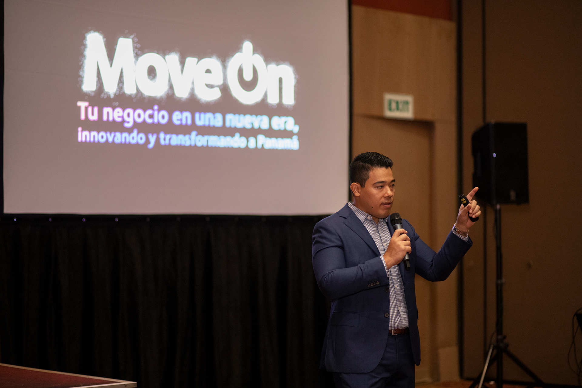 Cobertura visual del evento Move On 2024 de C&W Business, enfocado en innovación, liderazgo y transformación empresarial. Imágenes para comunicación interna, prensa, redes y memorias ejecutivas.