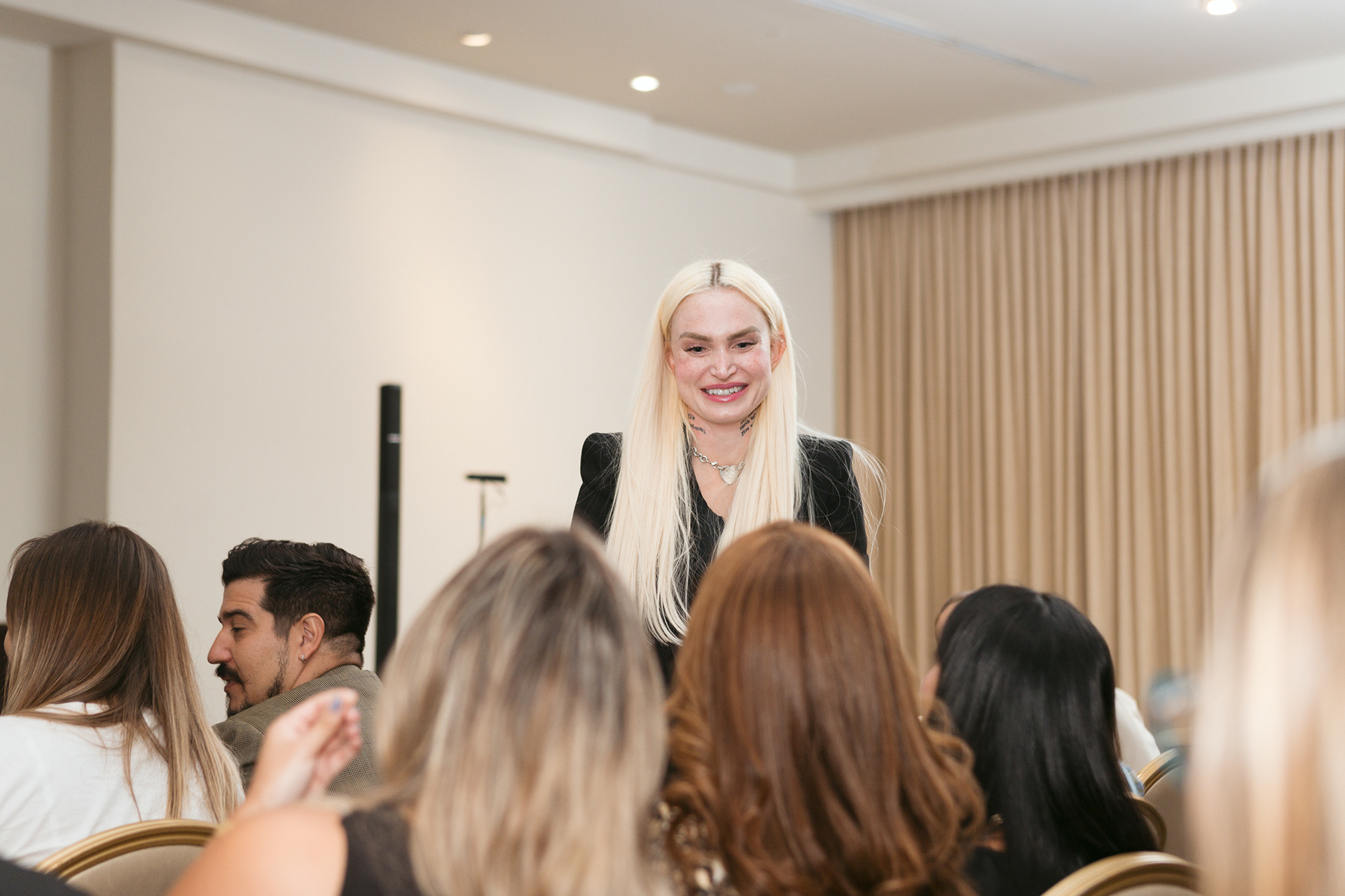 Reunión del Billions Trade Club en el Waldorf Astoria Panamá: un encuentro exclusivo de líderes, ideas y oportunidades. Fotografía profesional de lujo para memorias y comunicación de alto nivel.