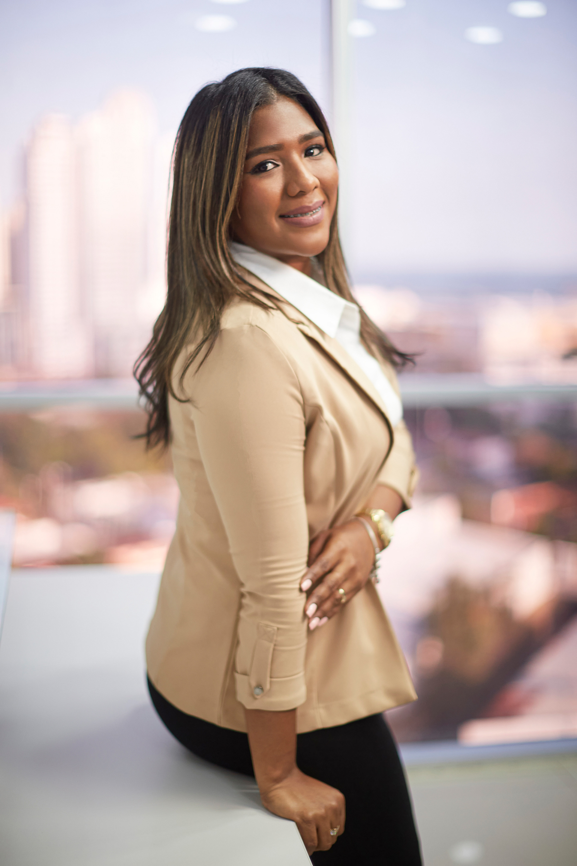 Fotografías ejecutivas del equipo de Zeillock Inc en Panamá. Retratos que reflejan profesionalismo, cohesión y la identidad corporativa de la empresa.