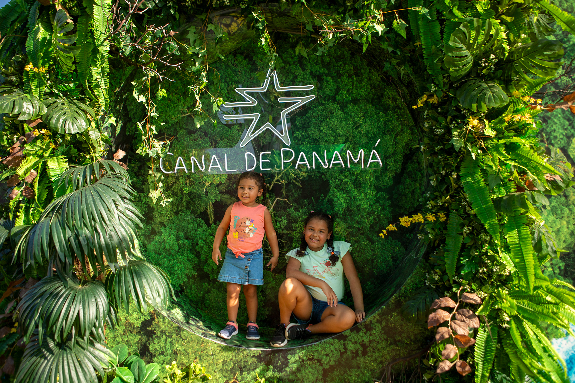 Casa Espacio en el Canal de Panamá: una celebración de cultura, identidad y propósito institucional. Fotografía editorial que documenta el encuentro desde el espacio, la gente y el mensaje.