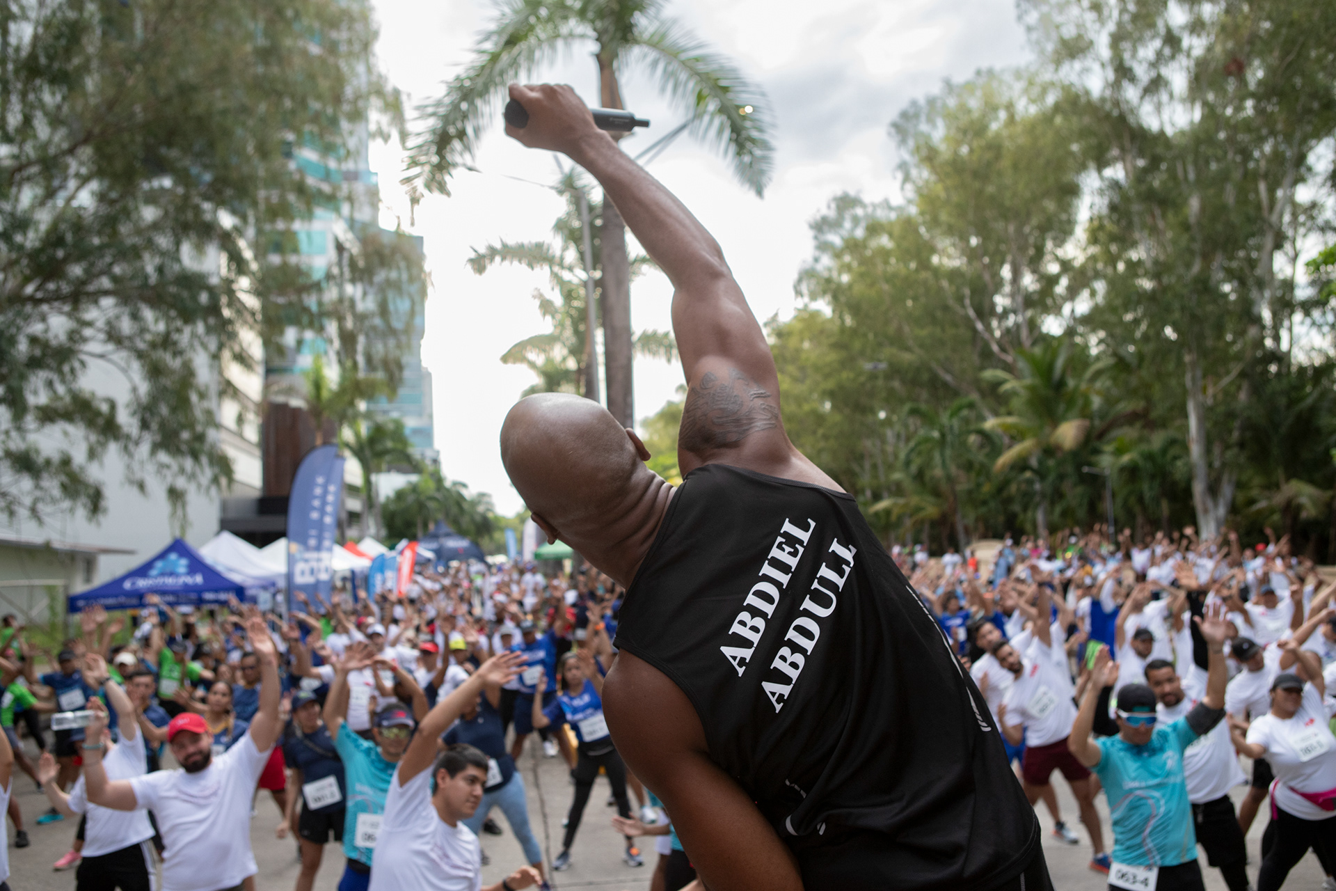 Instantáneas de la Carrera AmCham 2024 en Ciudad de Panamá: energía, comunidad y bienestar empresarial en cada paso. Ideal para reportes de RSE, redes sociales y memorias corporativas.