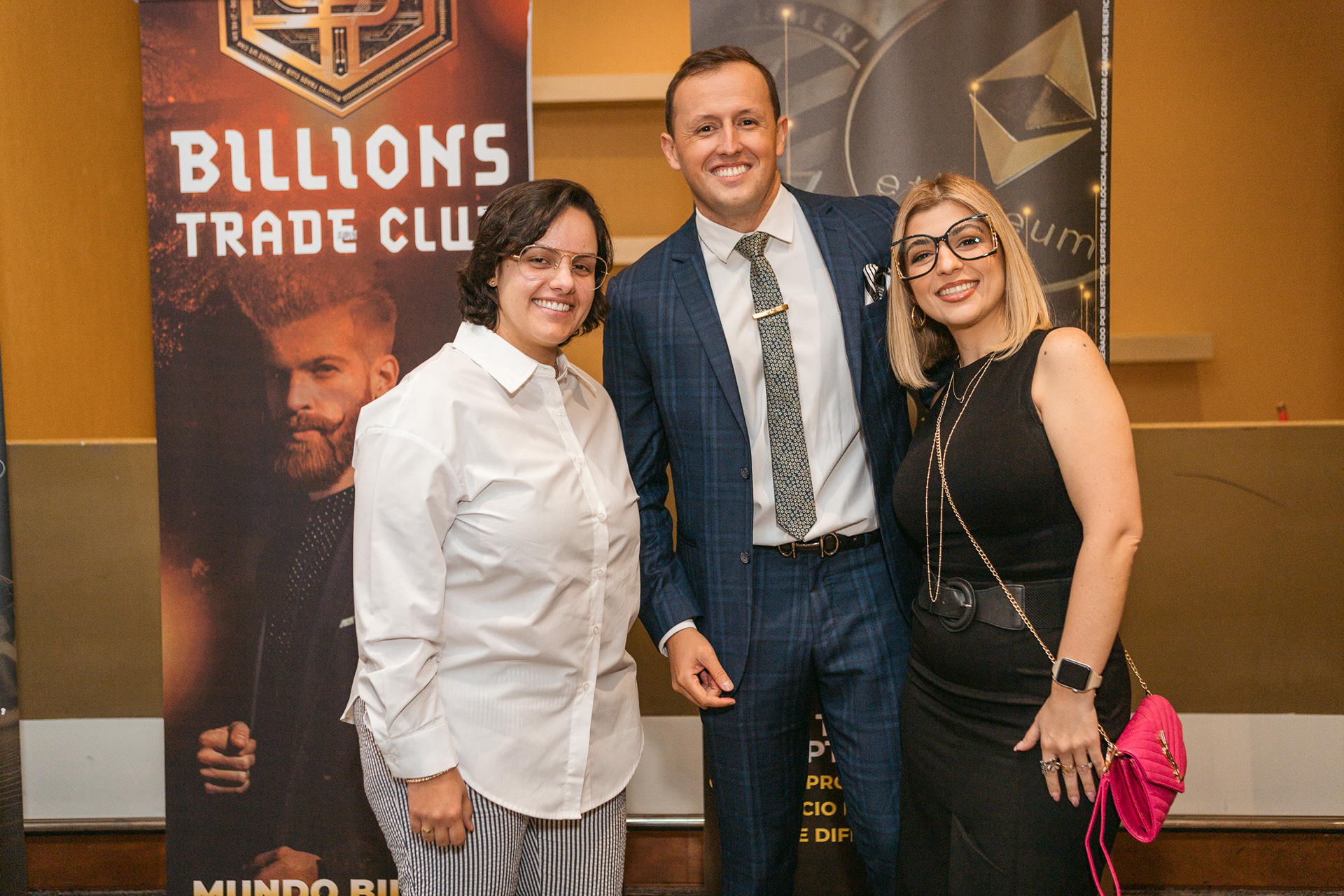 Reunión del Billions Trade Club en el Waldorf Astoria Panamá: un encuentro exclusivo de líderes, ideas y oportunidades. Fotografía profesional de lujo para memorias y comunicación de alto nivel.