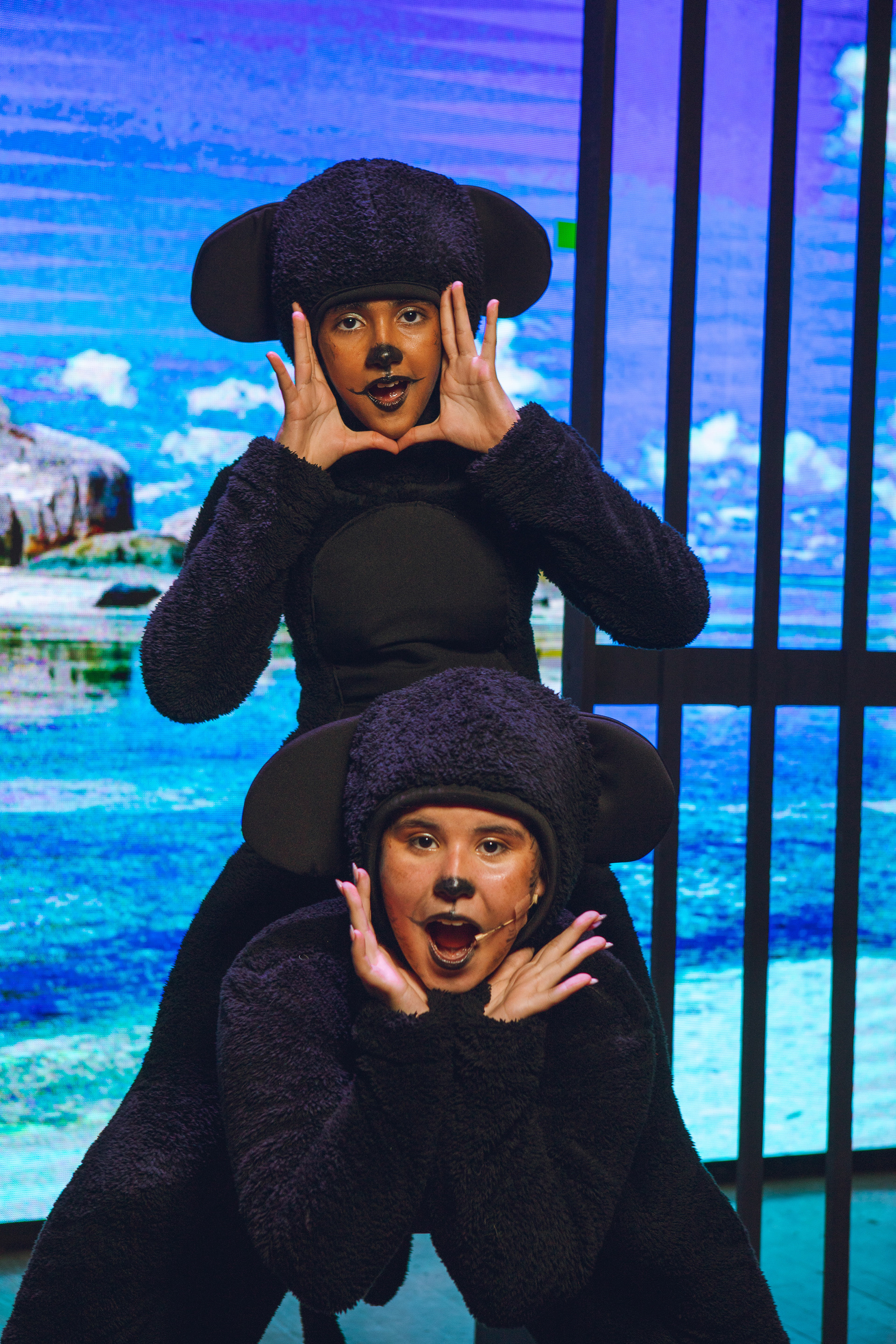Momentos del musical Madagascar presentado por Smart Academy en el Teatro Ascanio Arosemena. Una cobertura completa de luces, emociones y talento en escena. Ideal para portafolios escolares, redes y memorias familiares.