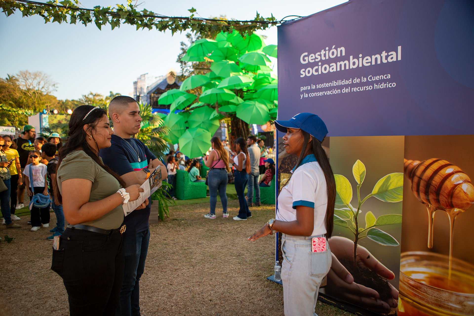 Casa Espacio en el Canal de Panamá: una celebración de cultura, identidad y propósito institucional. Fotografía editorial que documenta el encuentro desde el espacio, la gente y el mensaje.