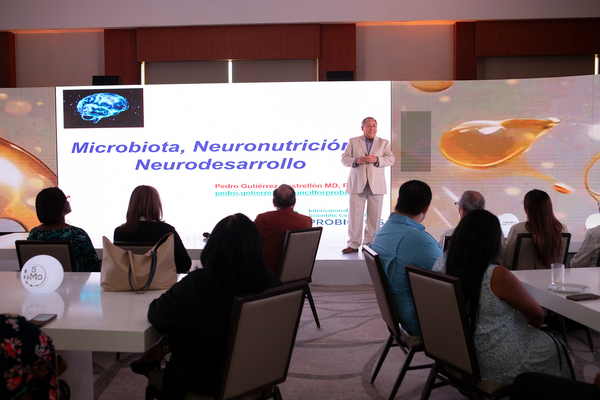 Nestlé presentó su experiencia Nan Supreme 2.0 en Ciudad de Panamá. Un evento elegante, emocional y de alto estándar, capturado con fotografía editorial para uso comercial, institucional y digital.
