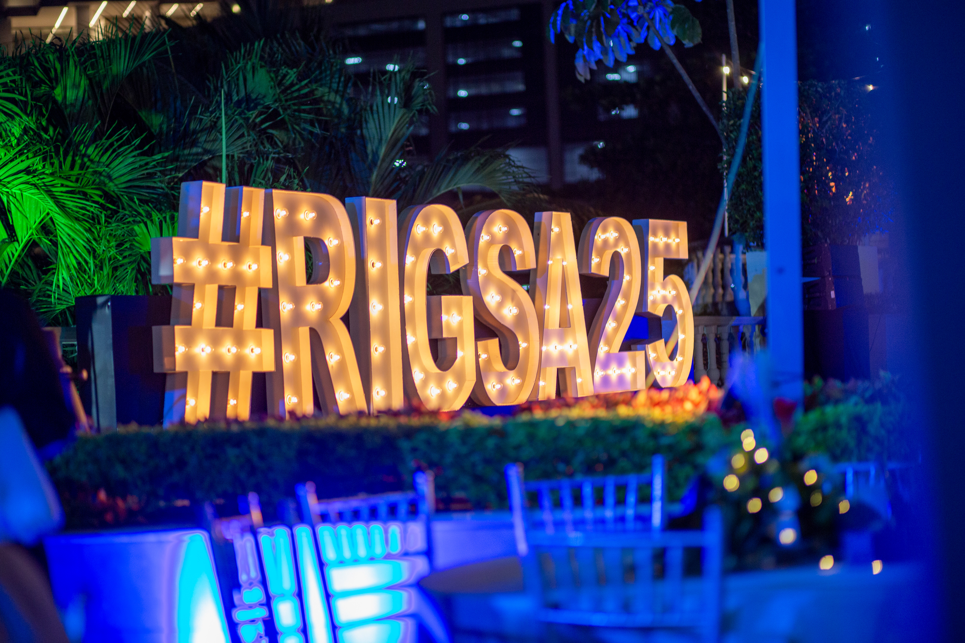 Celebración del 25 aniversario de Rigsa en el icónico Club Unión. Una noche de logros, reconocimientos y emociones, capturada con estilo y atención al detalle para memorias empresariales y comunicación institucional.