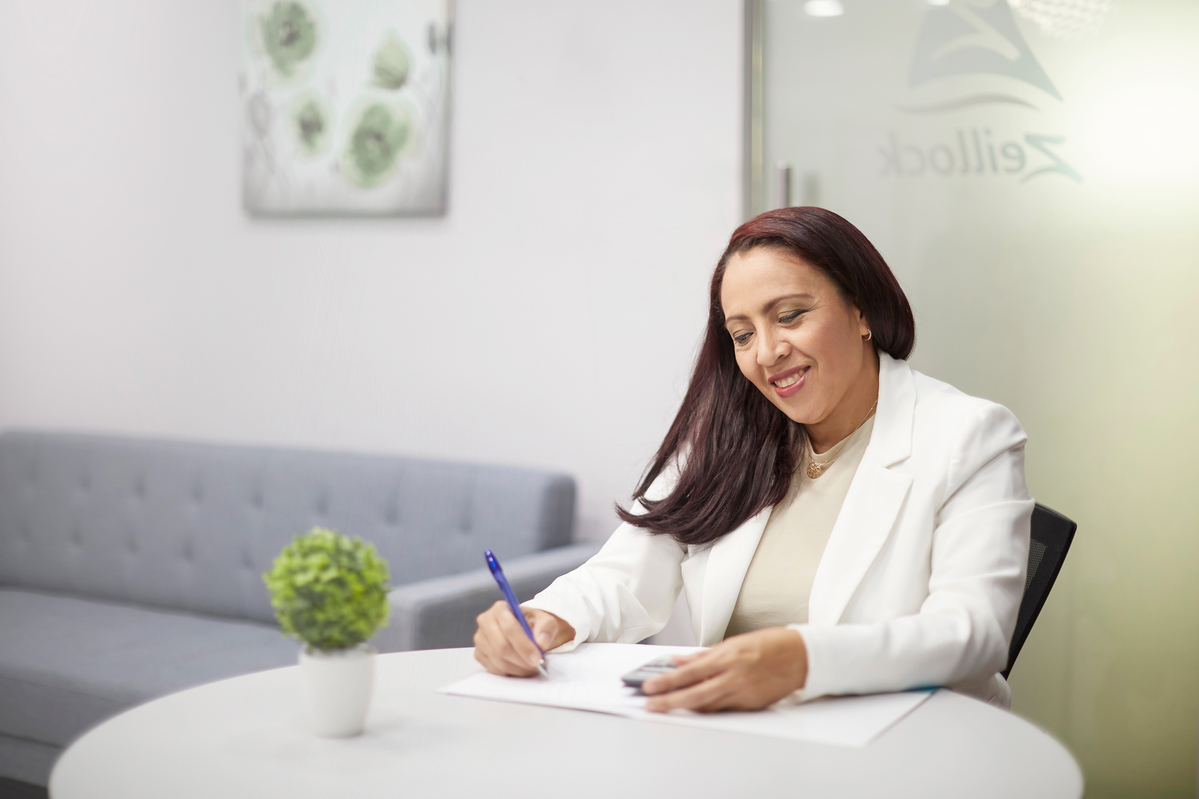 Fotografías ejecutivas del equipo de Zeillock Inc en Panamá. Retratos que reflejan profesionalismo, cohesión y la identidad corporativa de la empresa.
