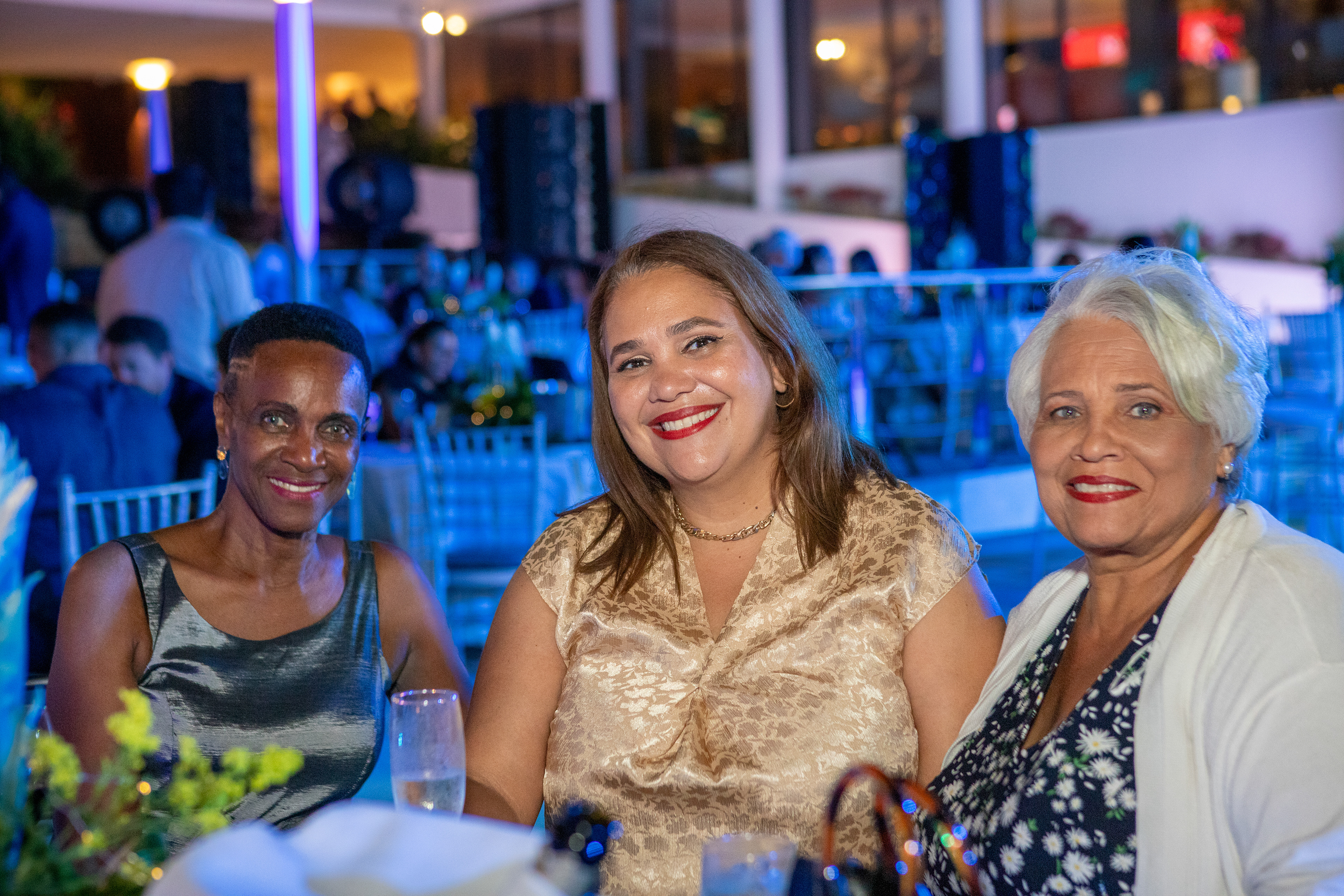 Celebración del 25 aniversario de Rigsa en el icónico Club Unión. Una noche de logros, reconocimientos y emociones, capturada con estilo y atención al detalle para memorias empresariales y comunicación institucional.