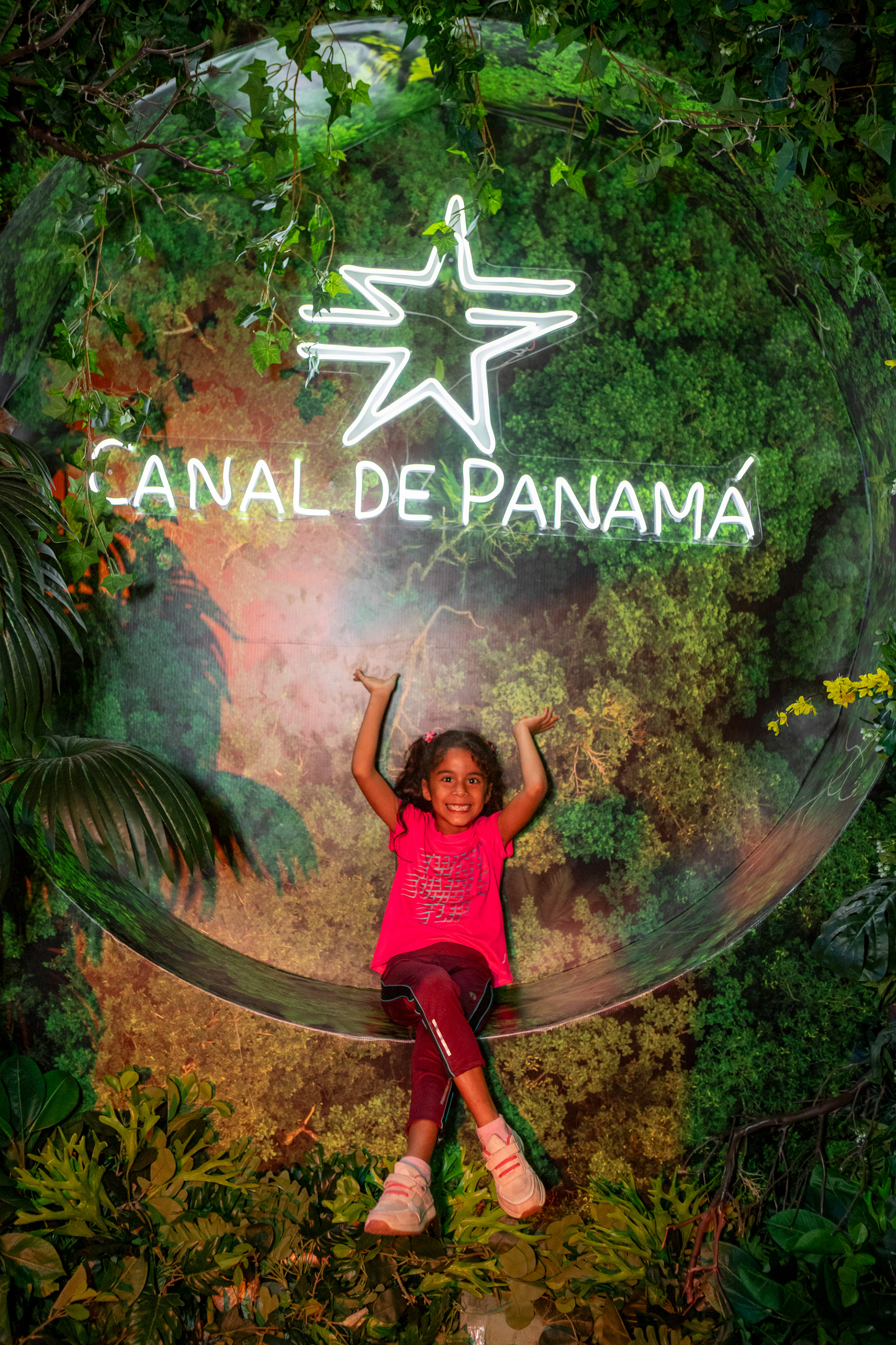 Casa Espacio en el Canal de Panamá: una celebración de cultura, identidad y propósito institucional. Fotografía editorial que documenta el encuentro desde el espacio, la gente y el mensaje.