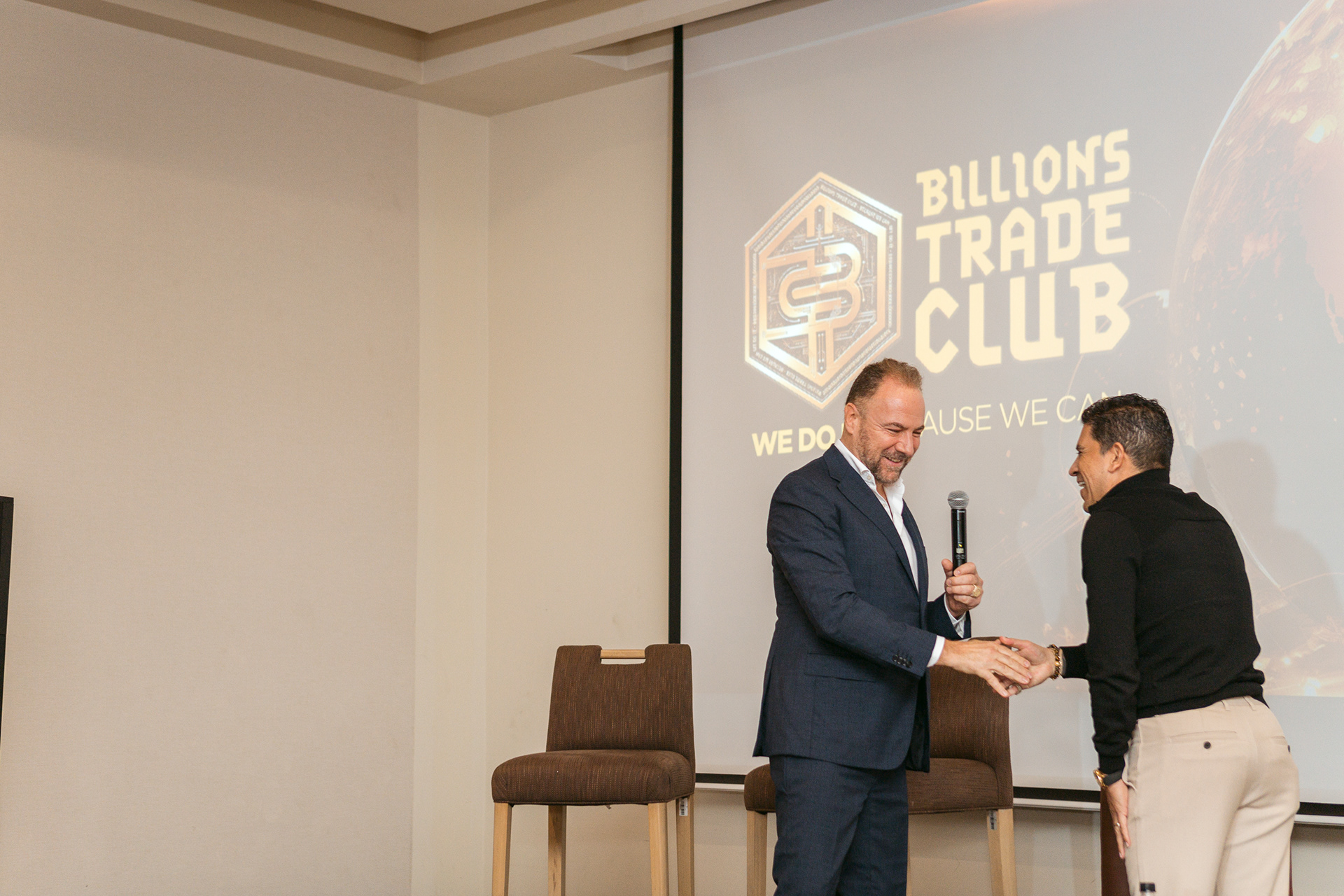Reunión del Billions Trade Club en el Waldorf Astoria Panamá: un encuentro exclusivo de líderes, ideas y oportunidades. Fotografía profesional de lujo para memorias y comunicación de alto nivel.