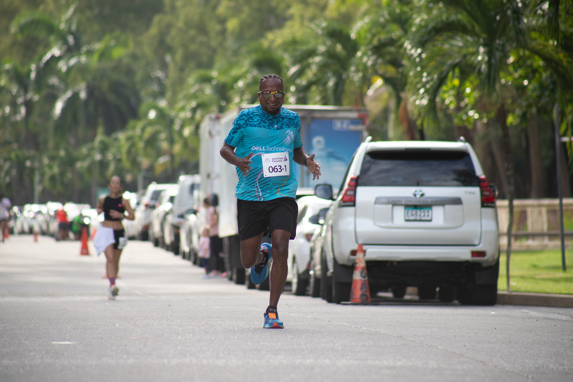 Instantáneas de la Carrera AmCham 2024 en Ciudad de Panamá: energía, comunidad y bienestar empresarial en cada paso. Ideal para reportes de RSE, redes sociales y memorias corporativas.